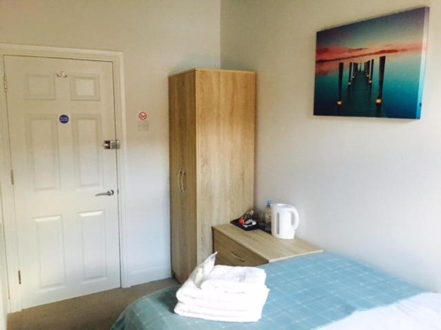 Double Room with Shared Bathroom photo 2