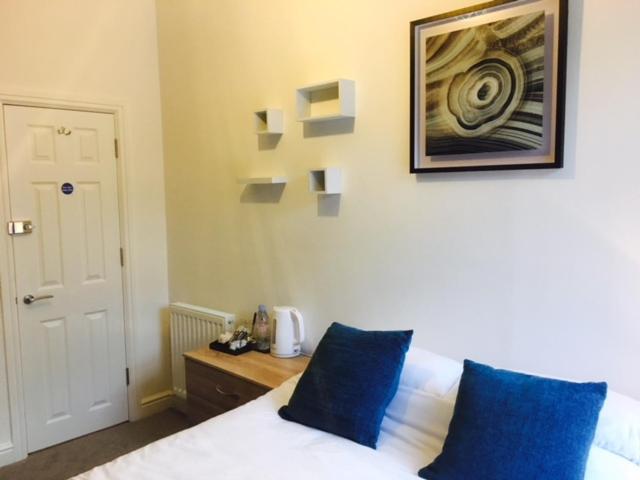Double Room with Shared Bathroom photo 3