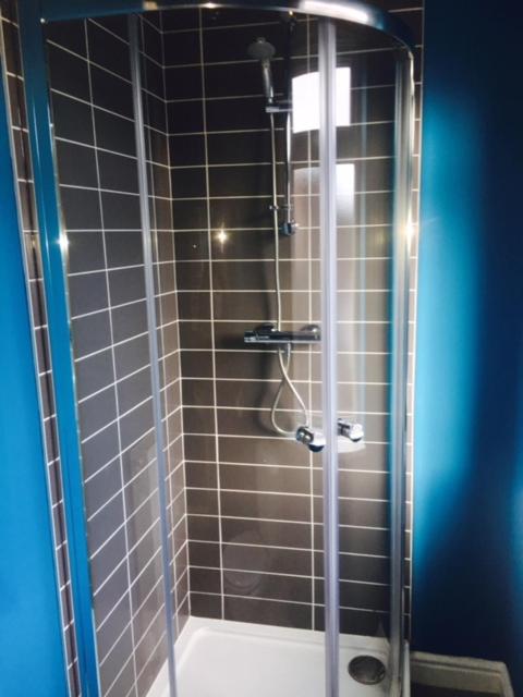 Single Room with Shared Bathroom photo 3