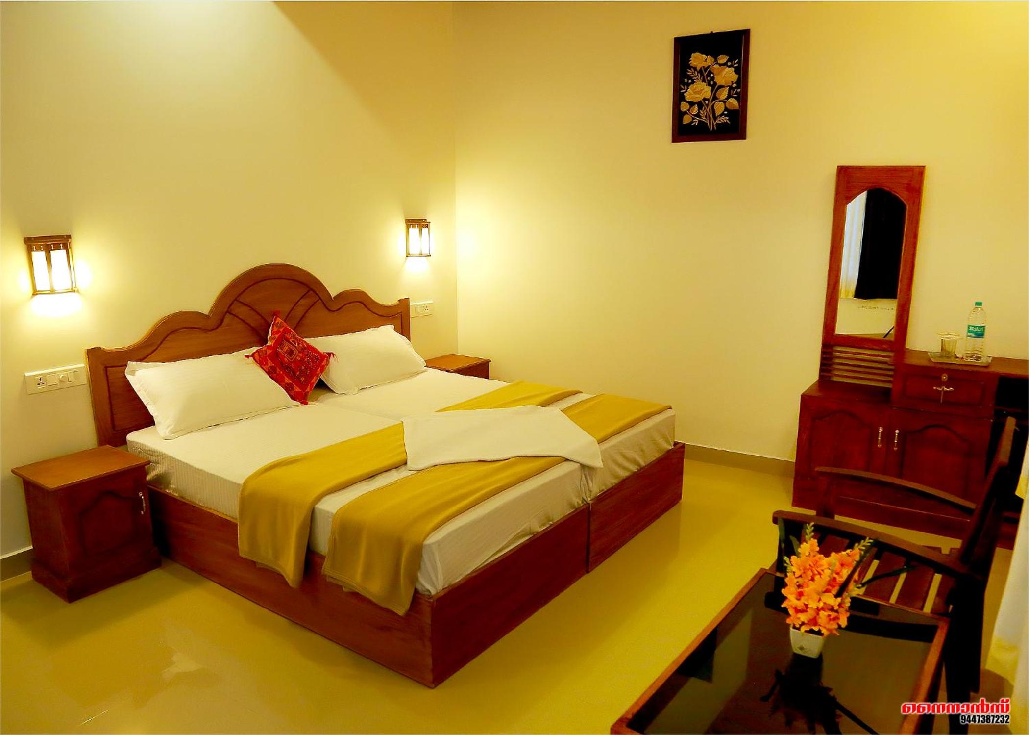 Deluxe Double Room (2 Adults + 1 Child) photo 3