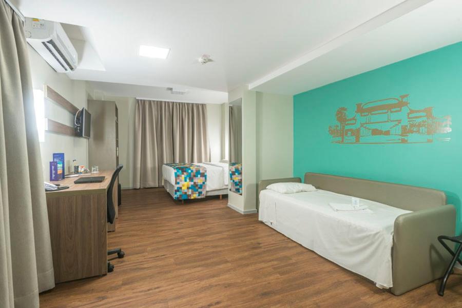 Classic Twin Room - Photo 4