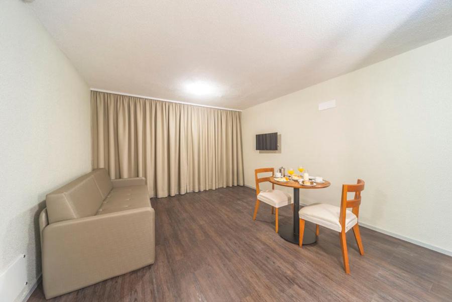 Two-Bedroom Apartment with Balcony - Photo 6