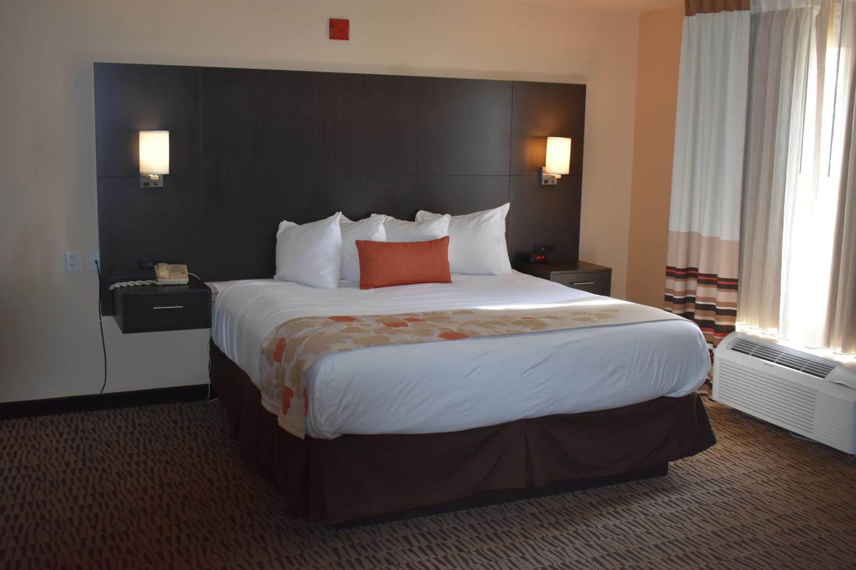 King Room w/ Sofa Bed - Disability Access - Non Smoking - Photo 3