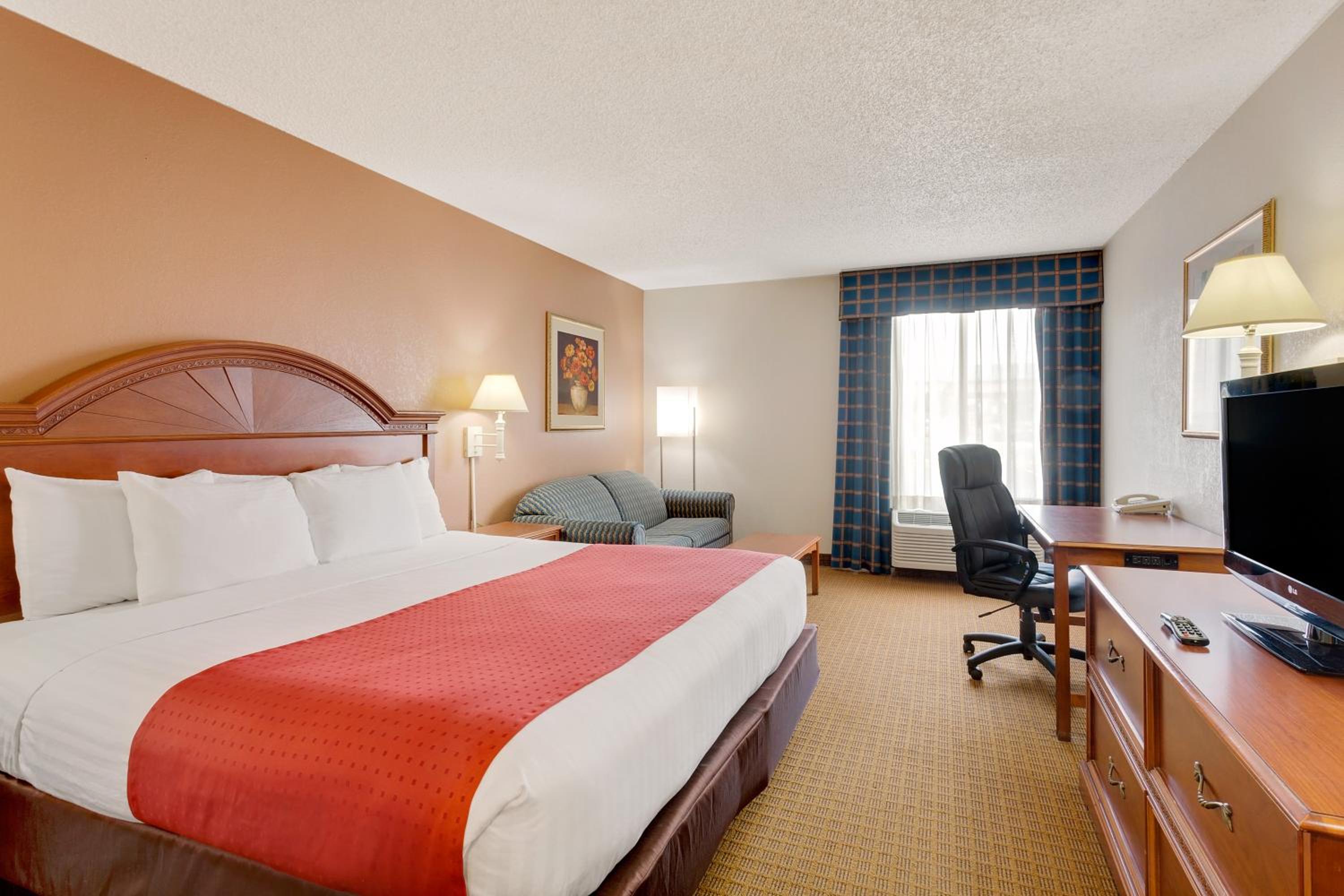 King Room - Non-Smoking - Photo 1
