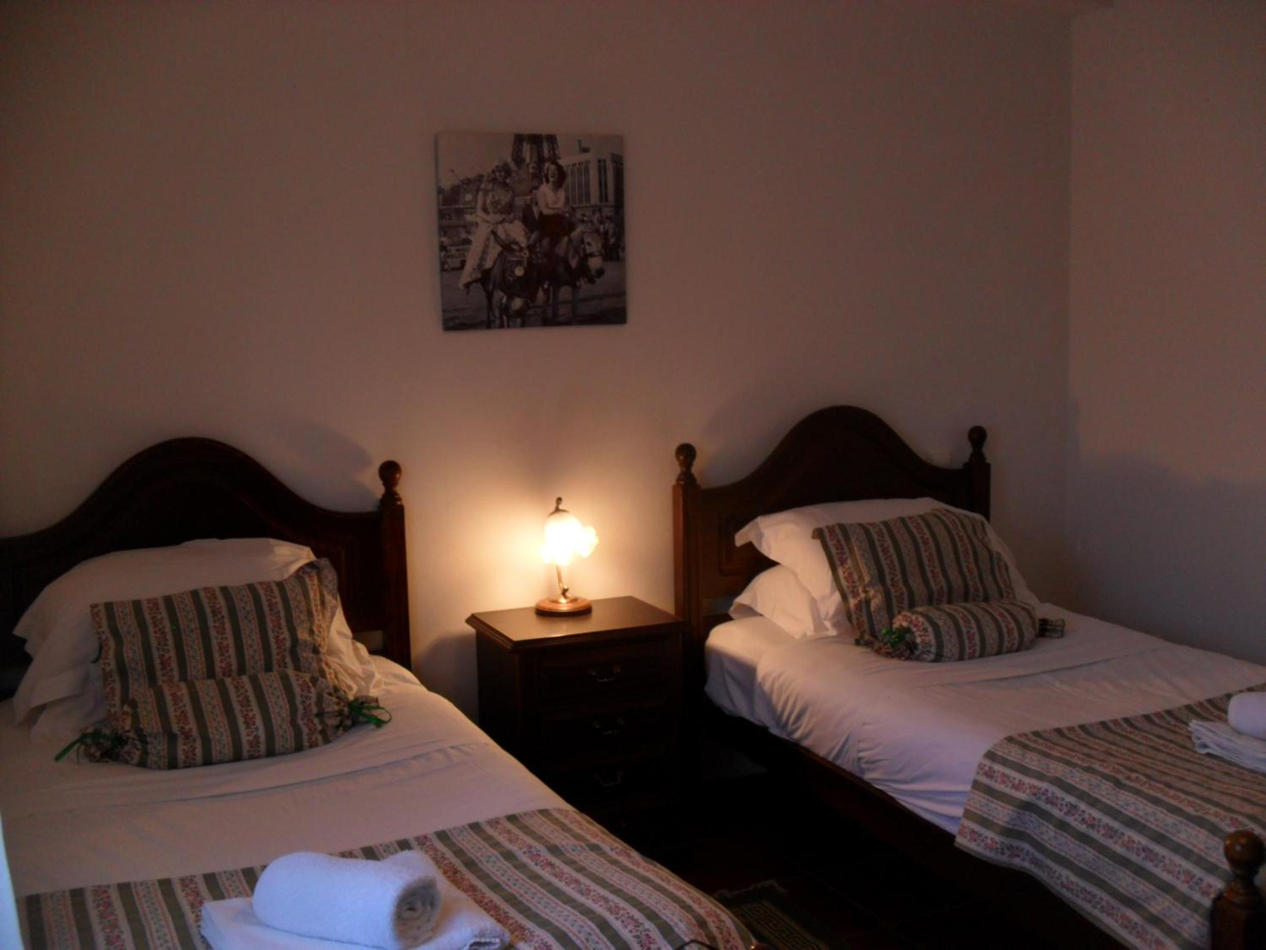 Standard Twin Room - Photo 3