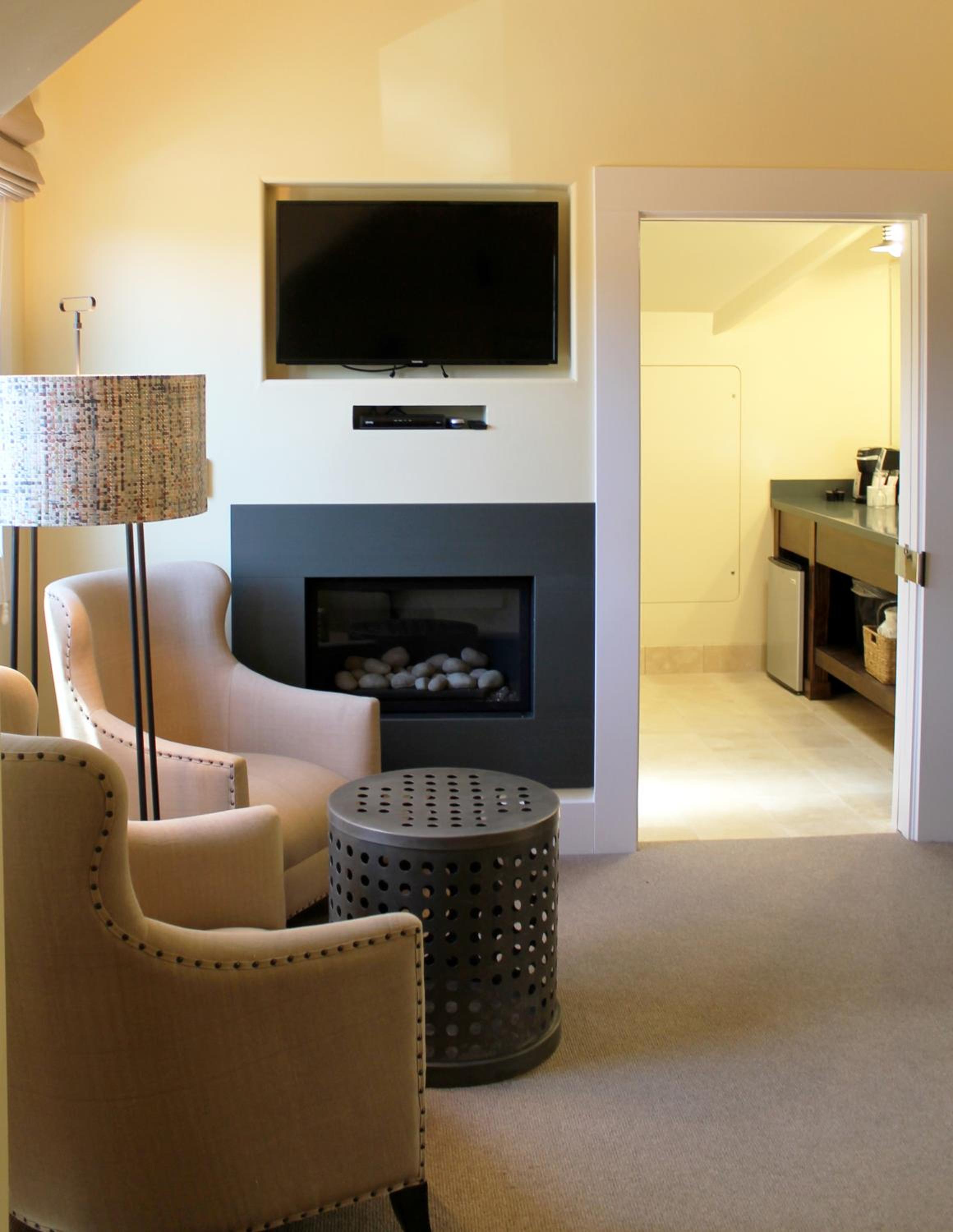 Vintners King + Spa - Photo 2