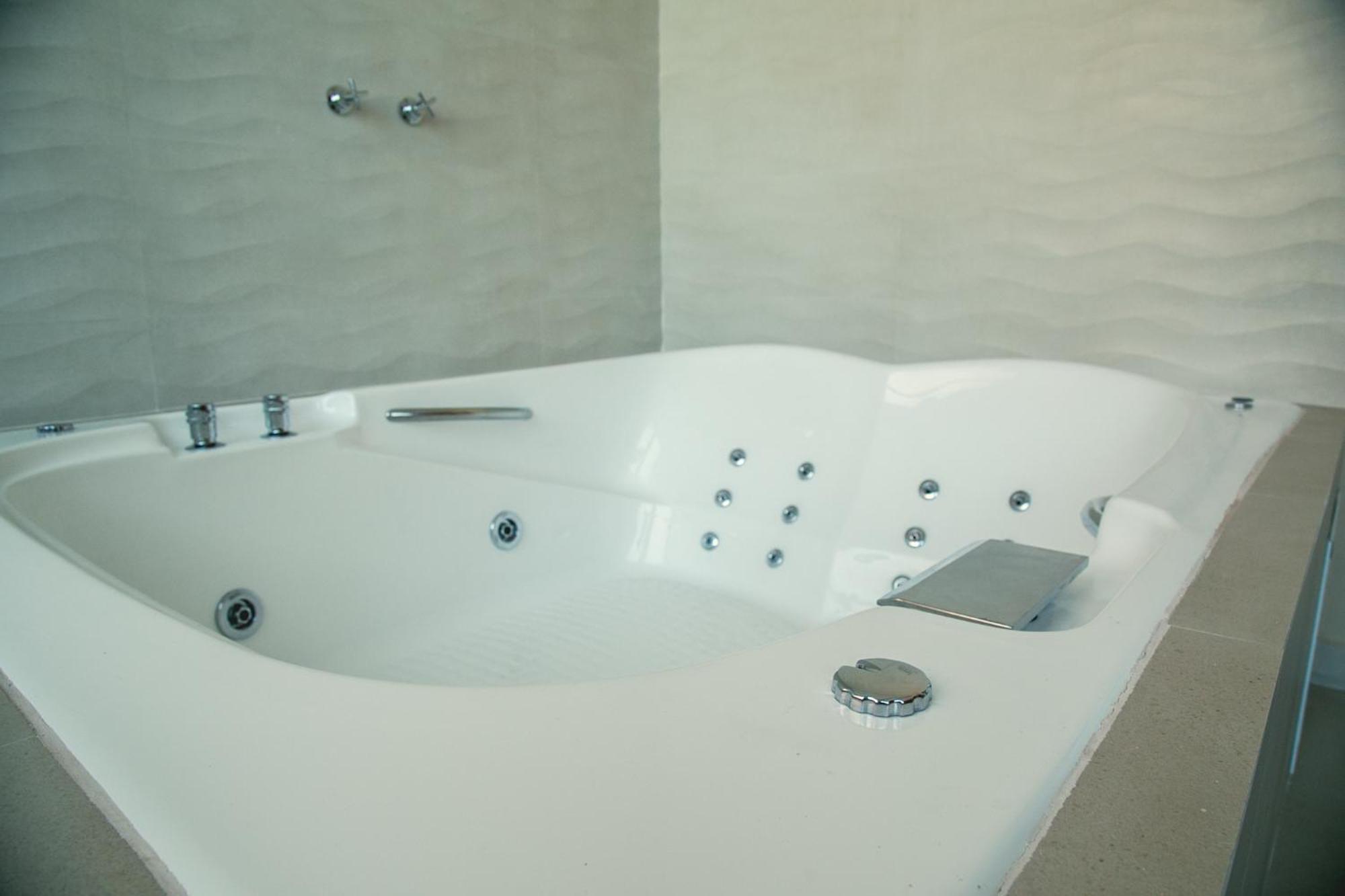 Deluxe Suite photo 2