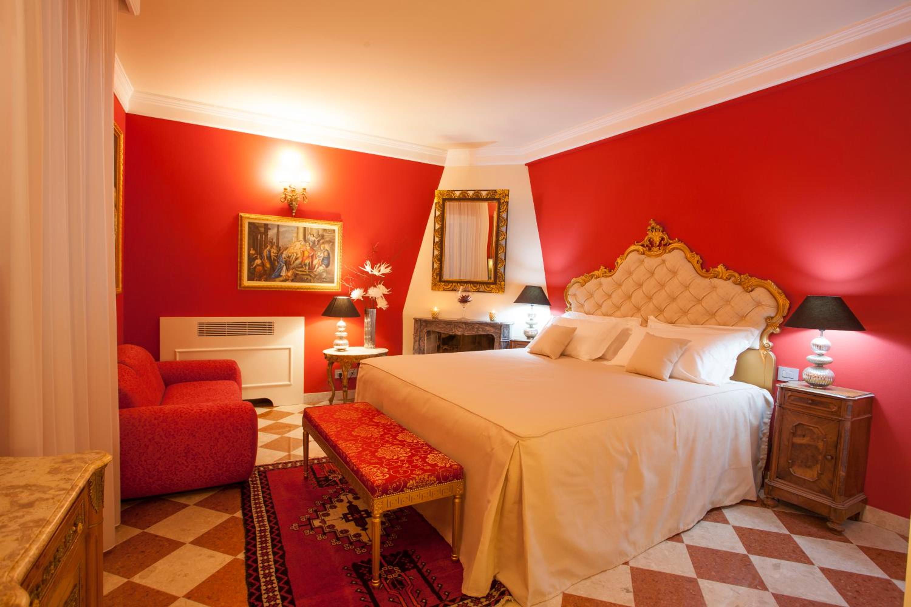 Deluxe Double Room - Photo 4