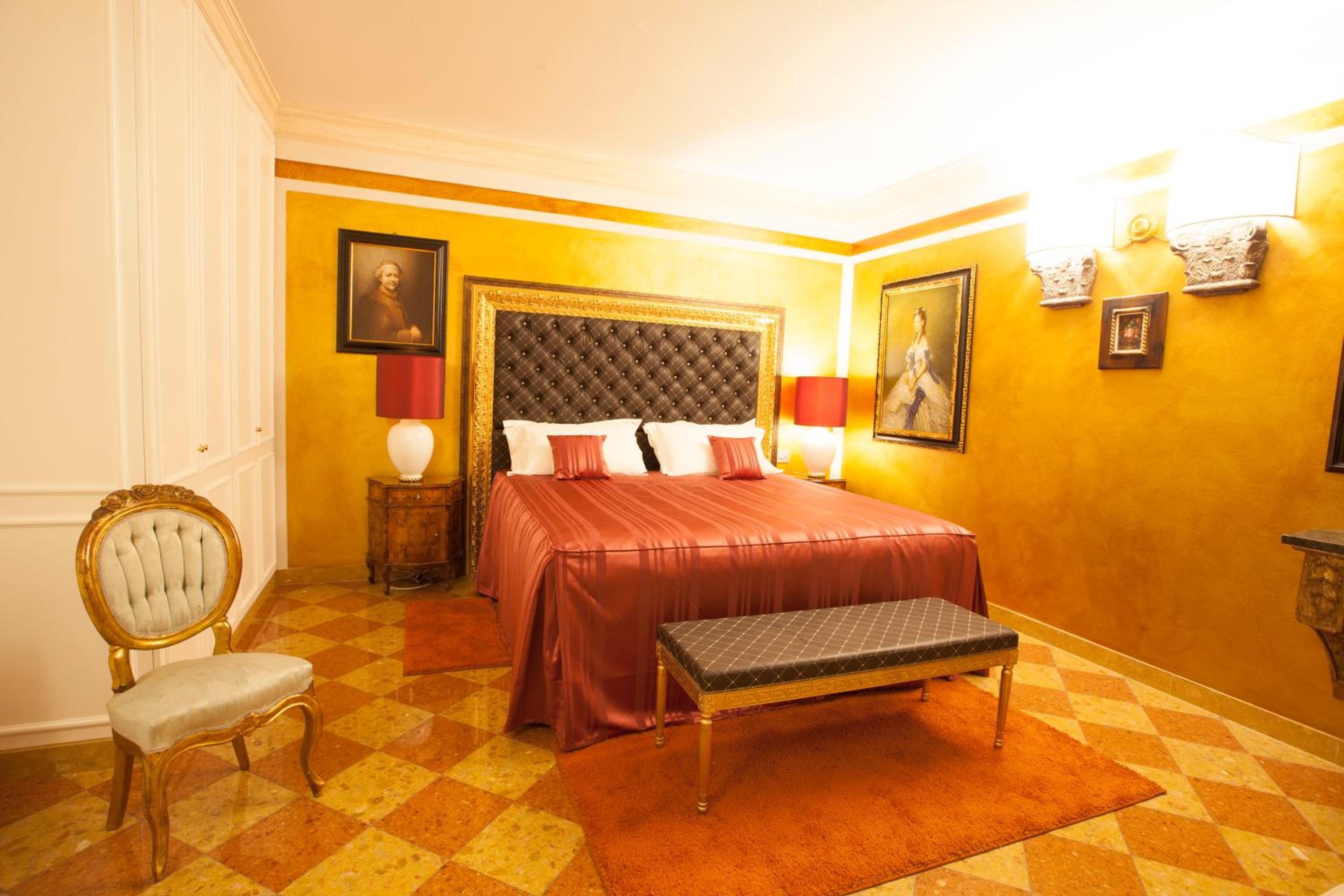 Deluxe Double Room - Photo 2