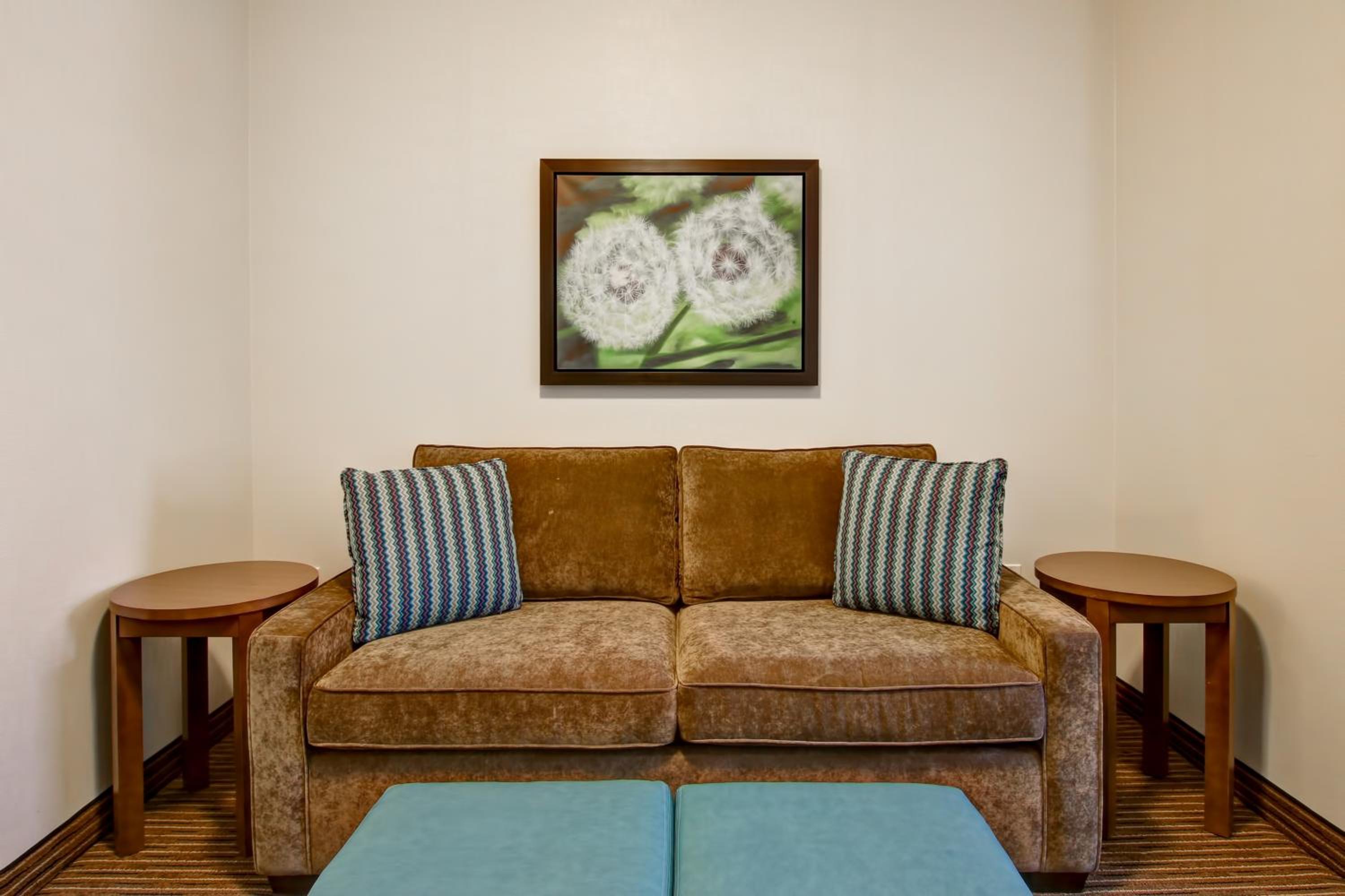 Double Queen Room with Sofa Bed photo 3