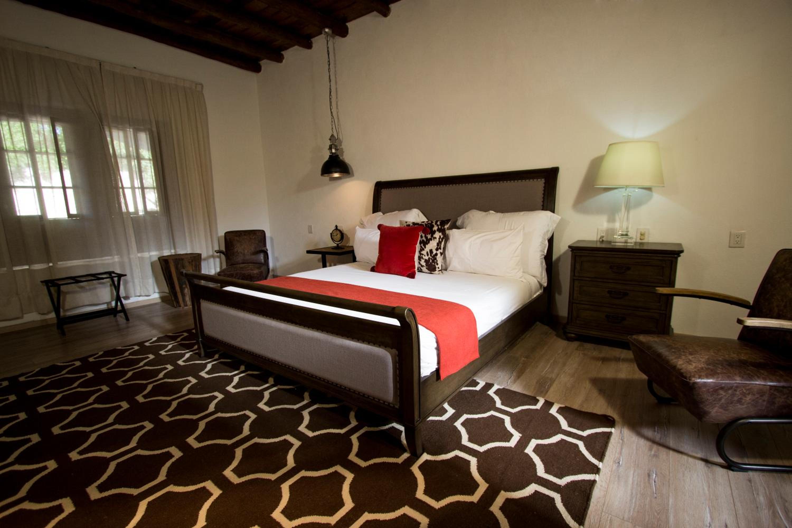 One-Bedroom Suite photo 2