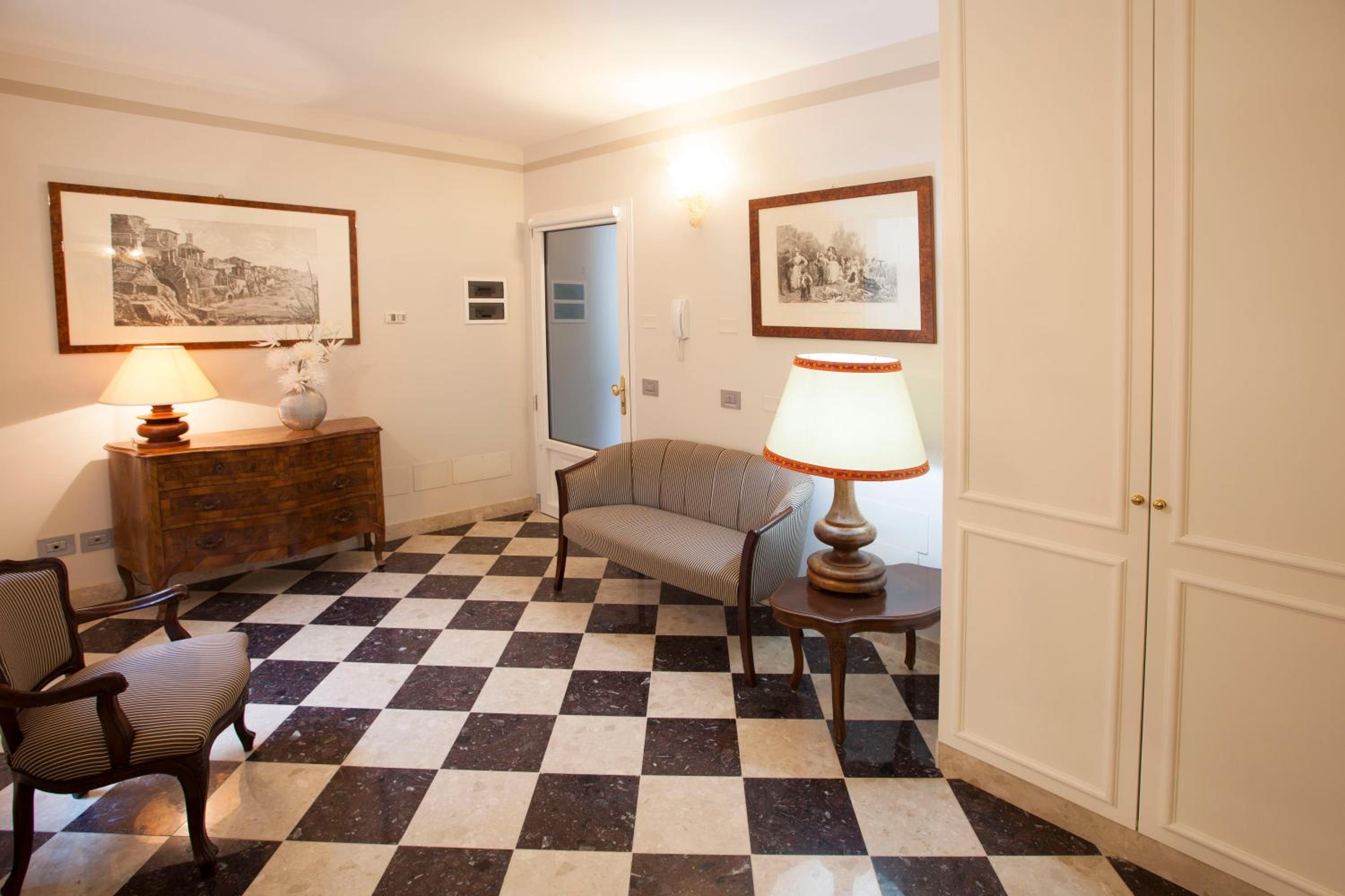 Standard Double Room - Photo 6