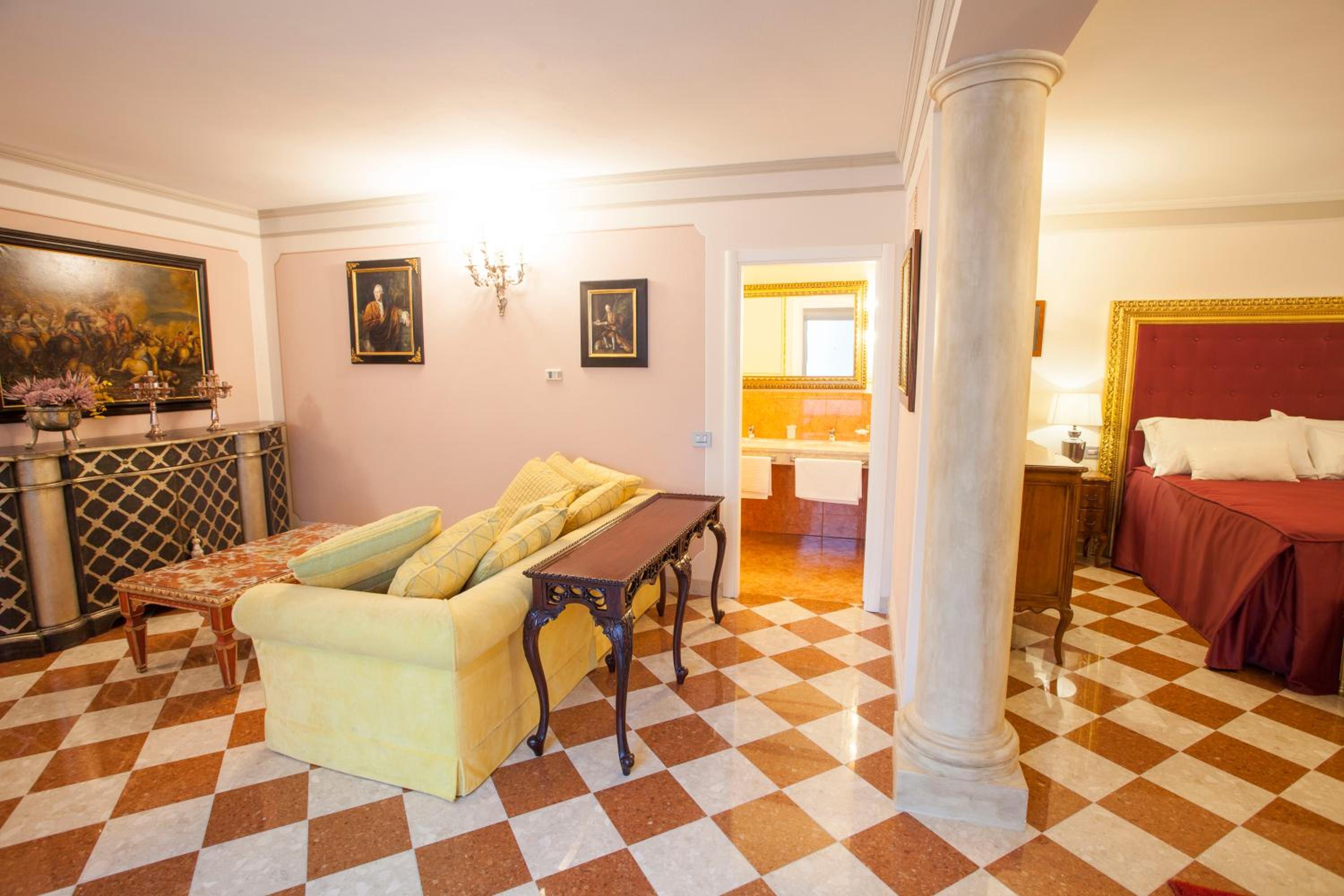 Loft Suite - Photo 8