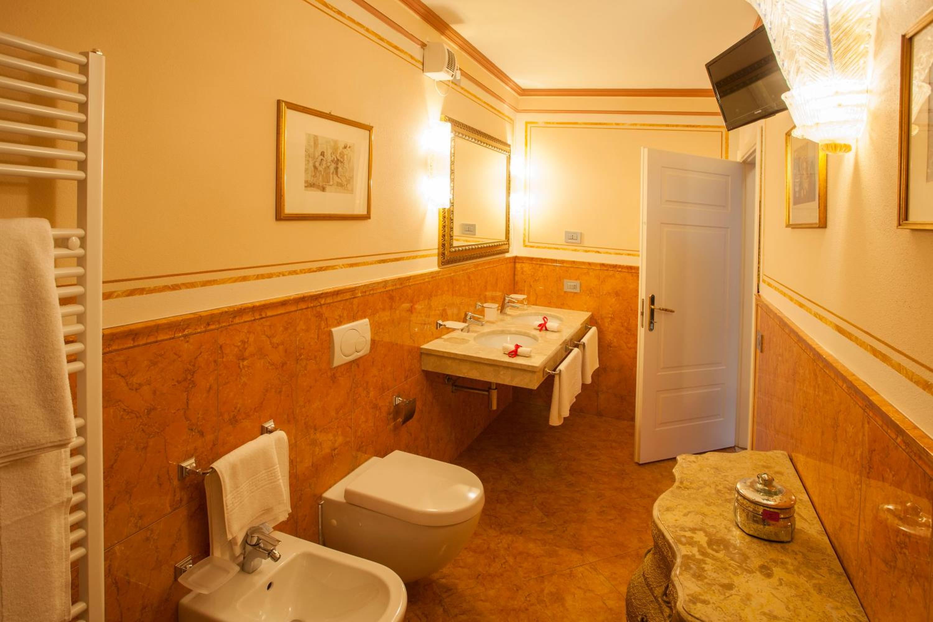 Loft Suite - Photo 4