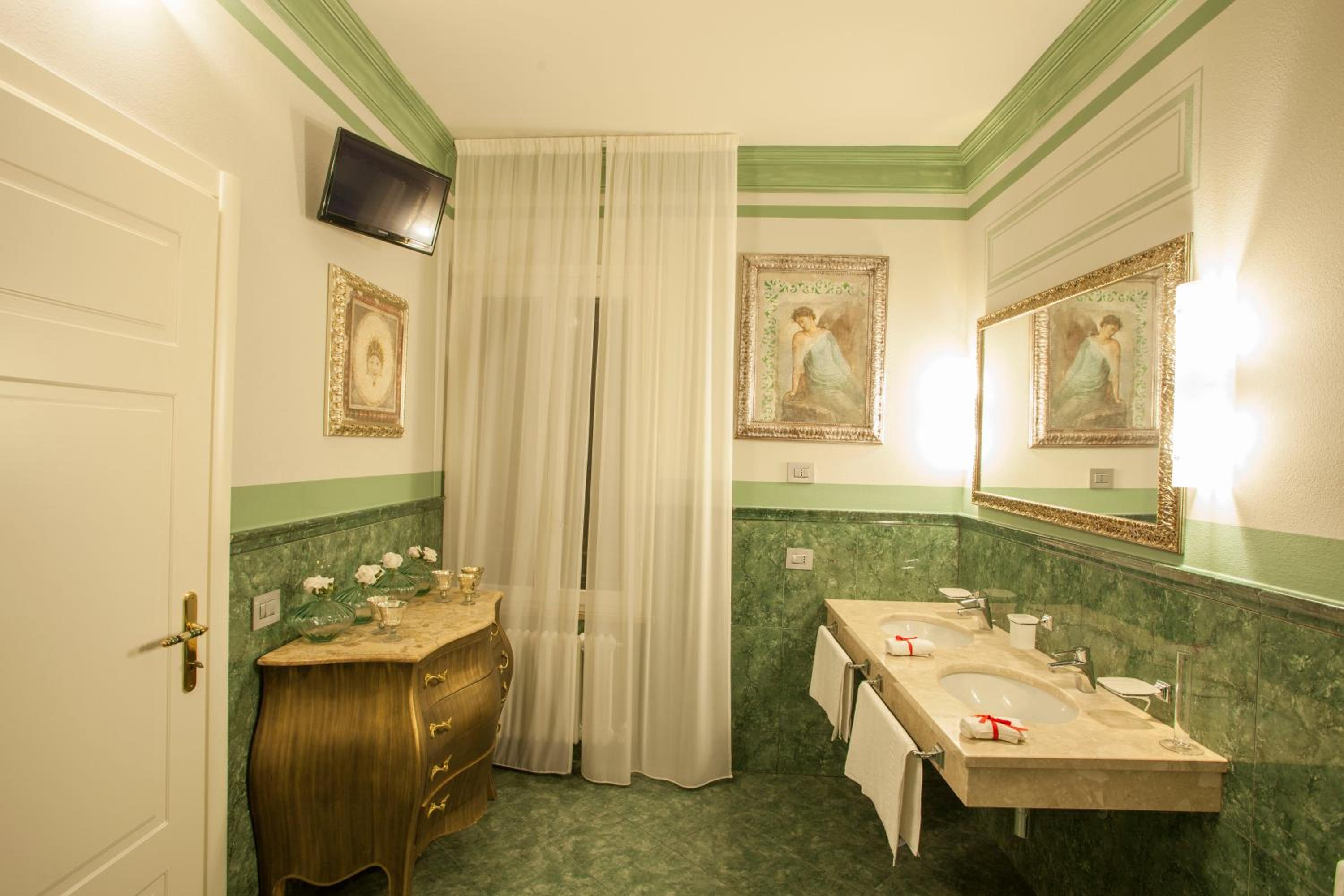 Loft Suite - Photo 9