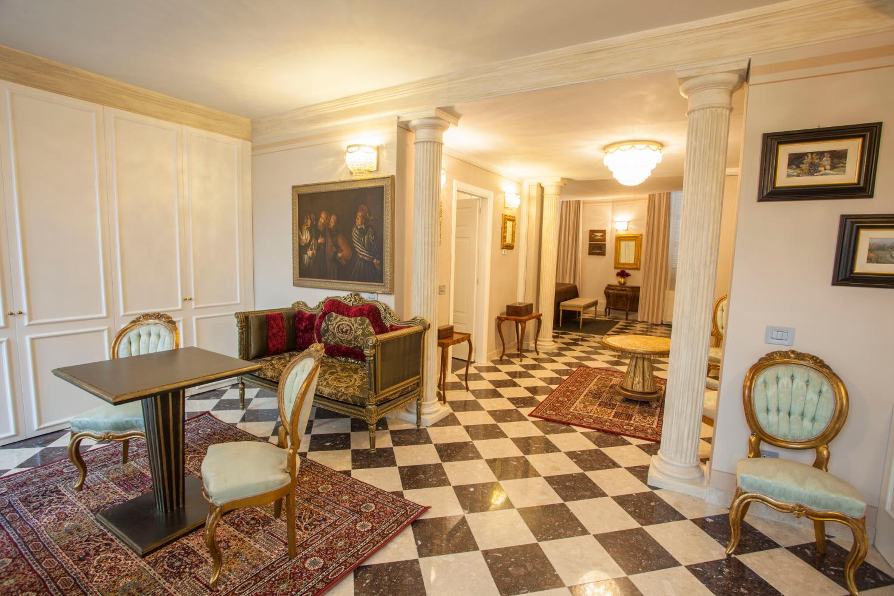 Deluxe Suite - Photo 3