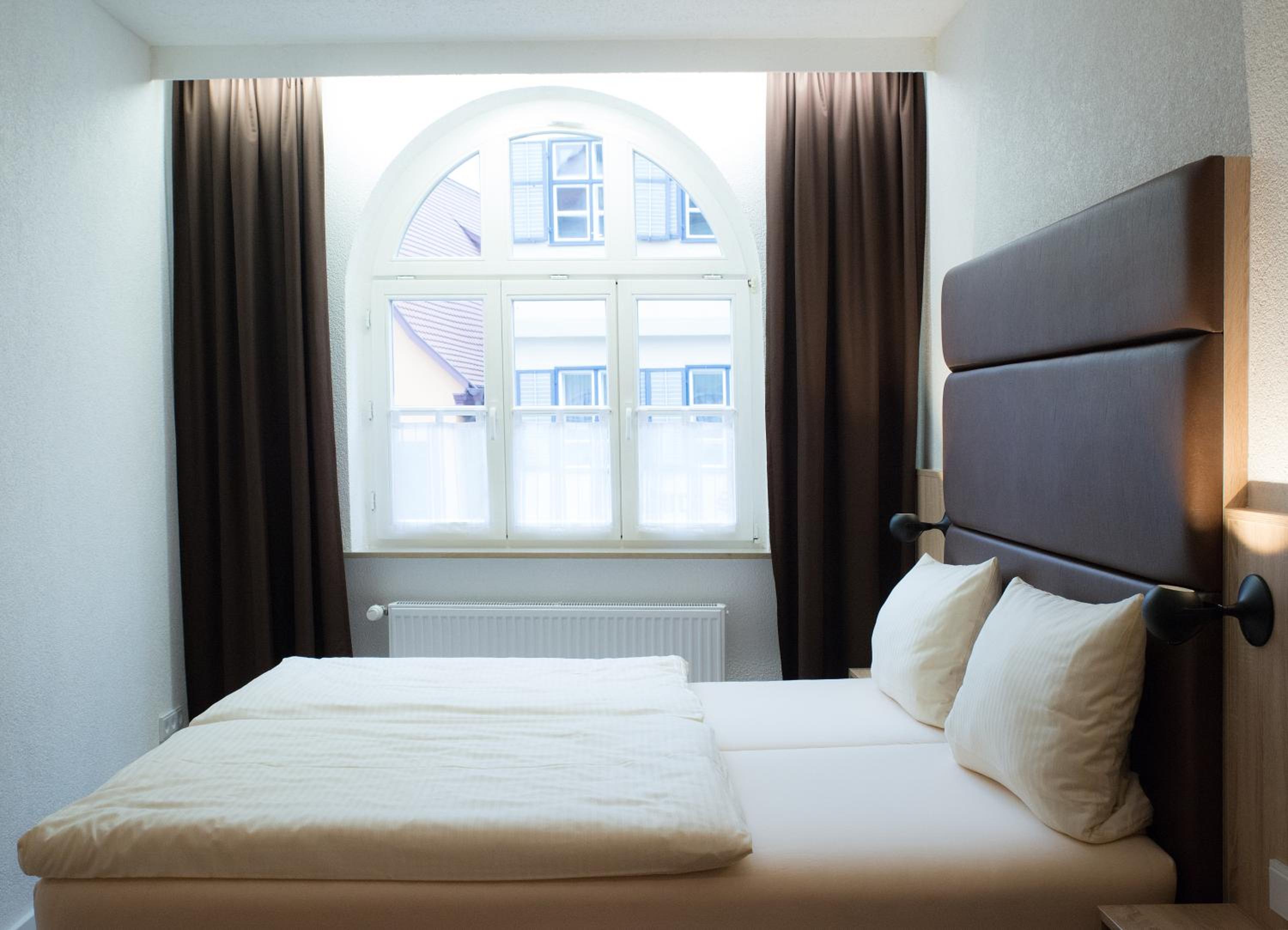 Suite - Photo 3