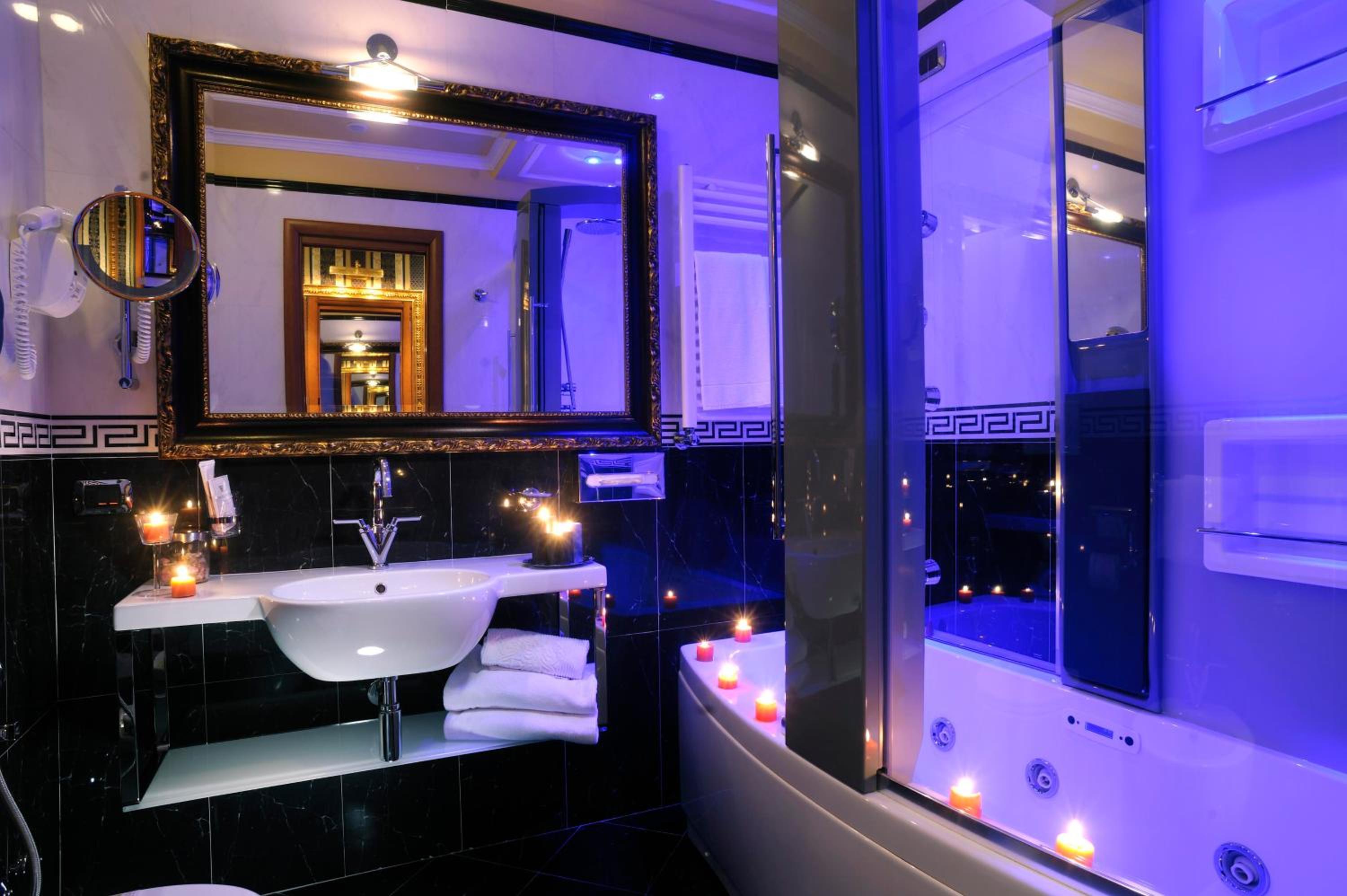 Two Connecting Double Rooms