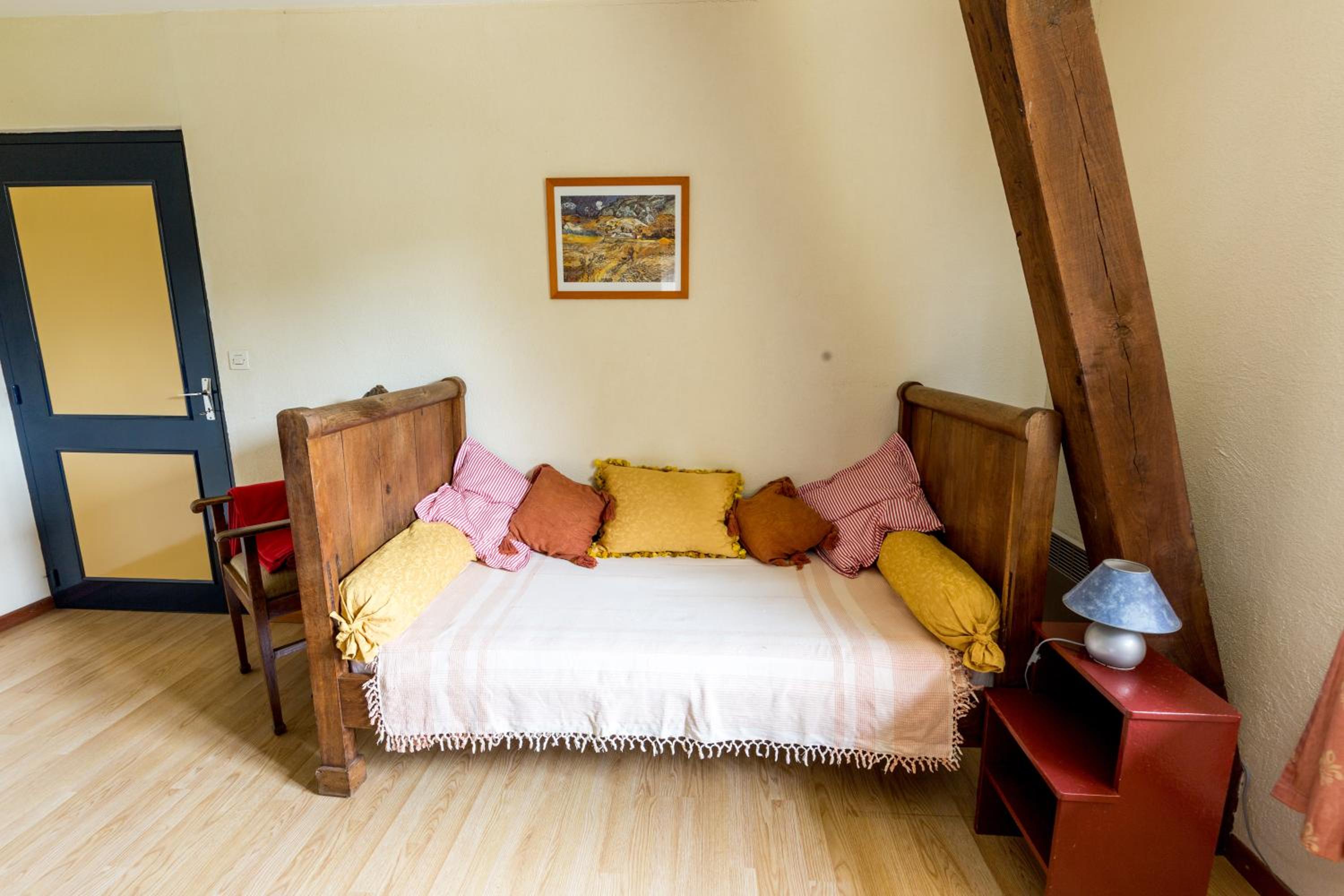 Standard Double Room - Photo 18