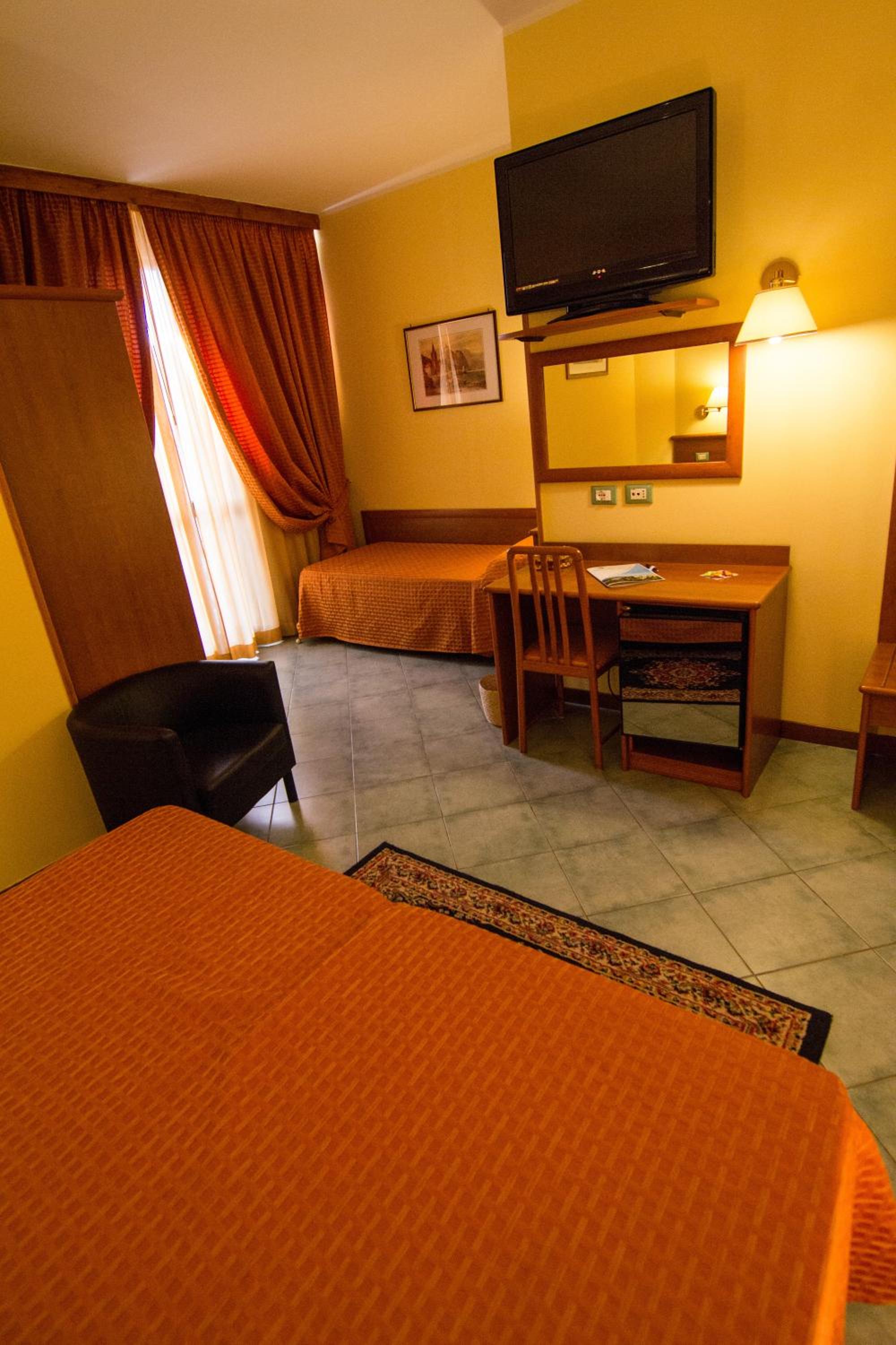 Quintuple Room (5 Adults)