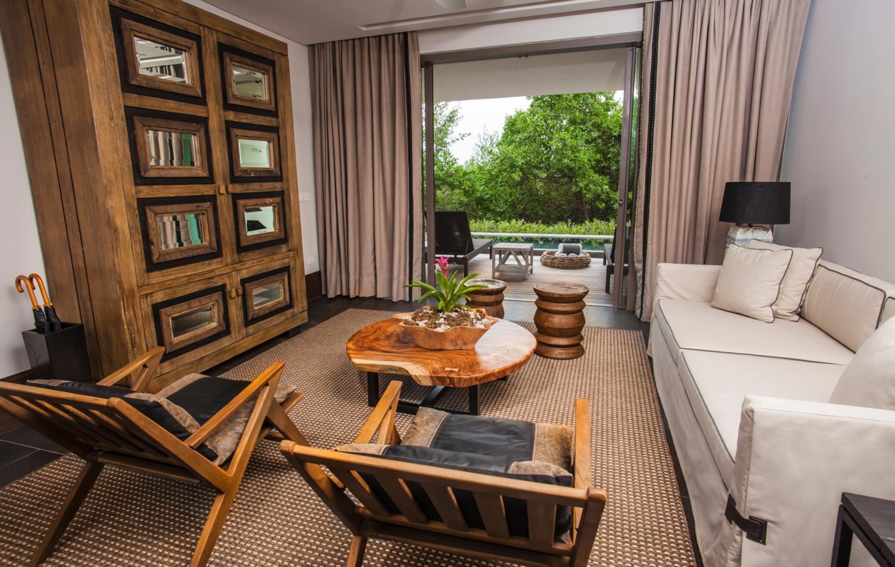 Deluxe King Suite