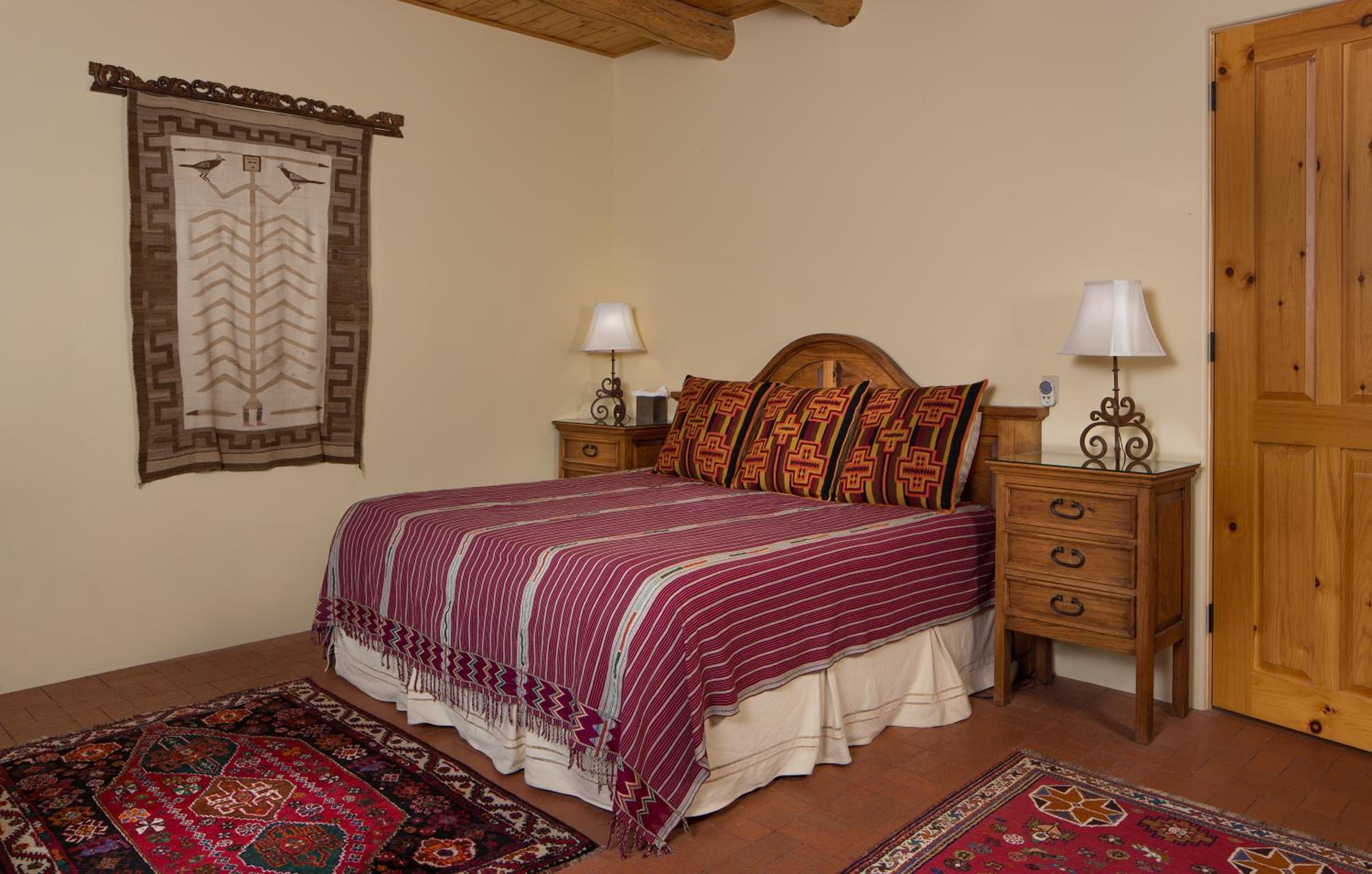 Deluxe King Suite photo 3