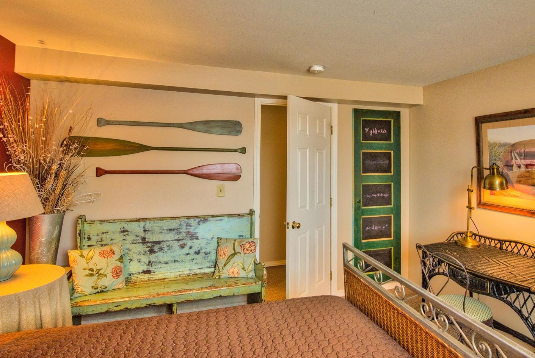 Deluxe One-Bedroom Suite - No Pets photo 3