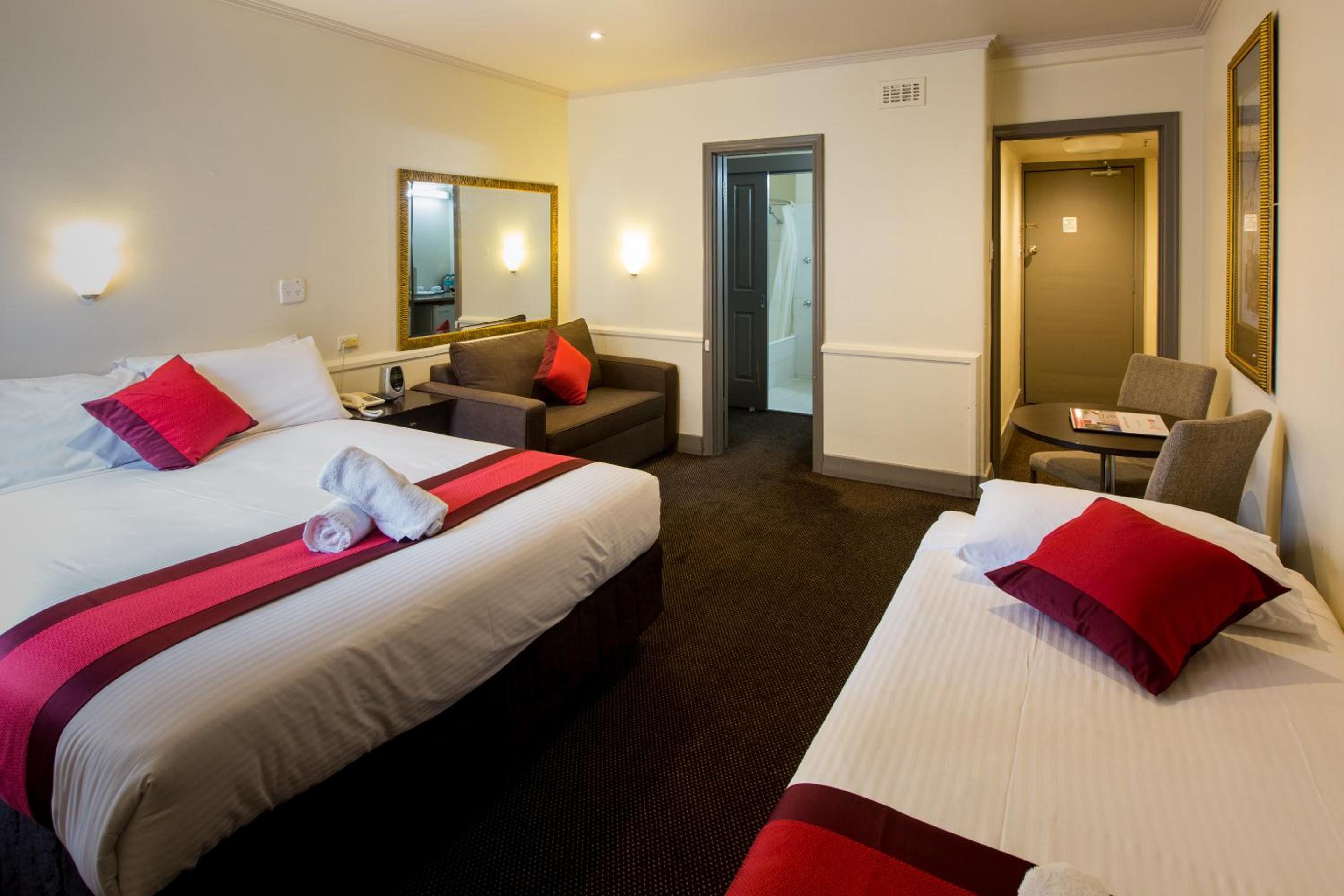 Standard Twin Room - Photo 2