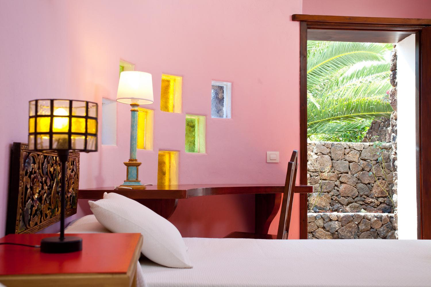 Double or Twin Room - Photo 7