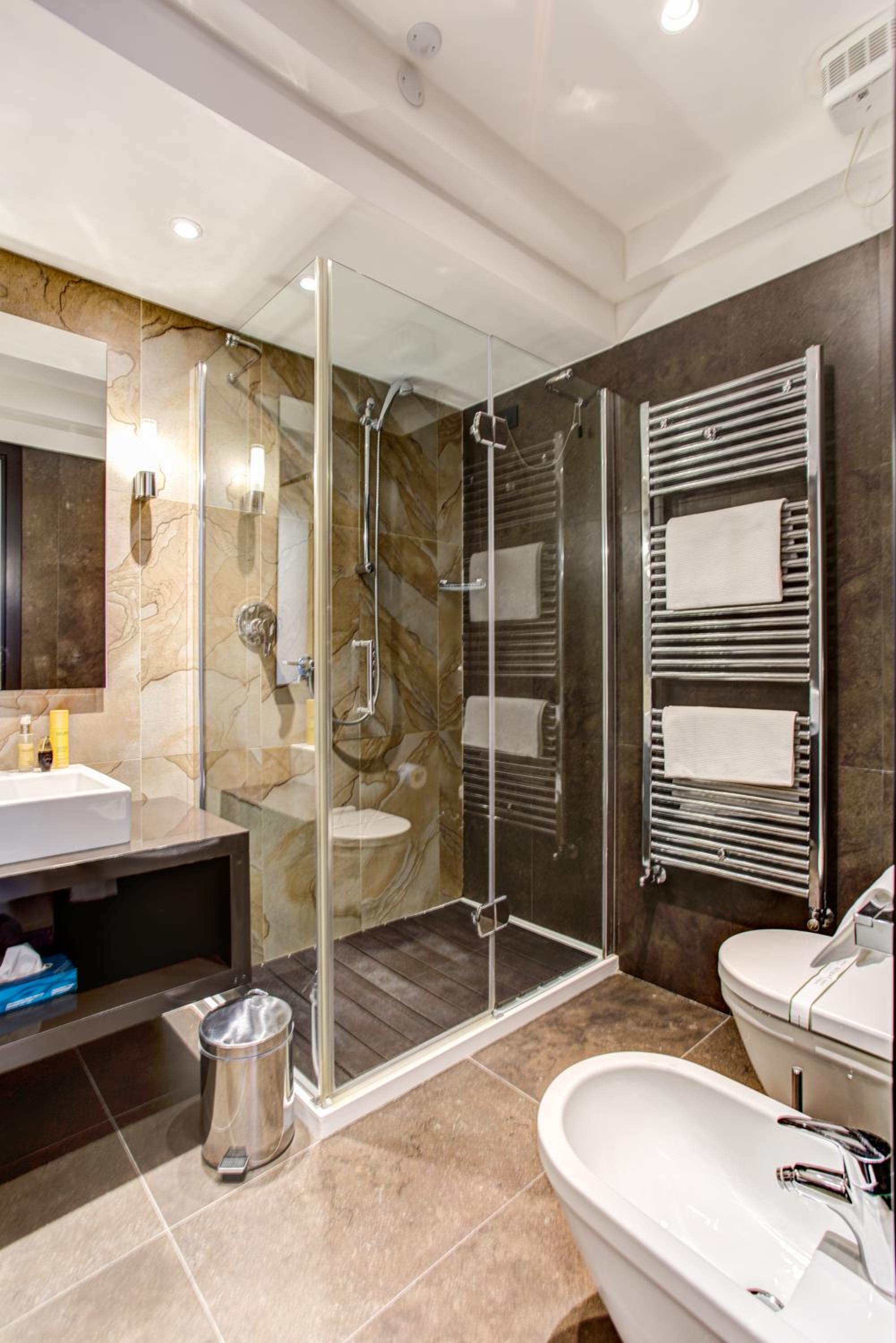 Junior Suite - Photo 17