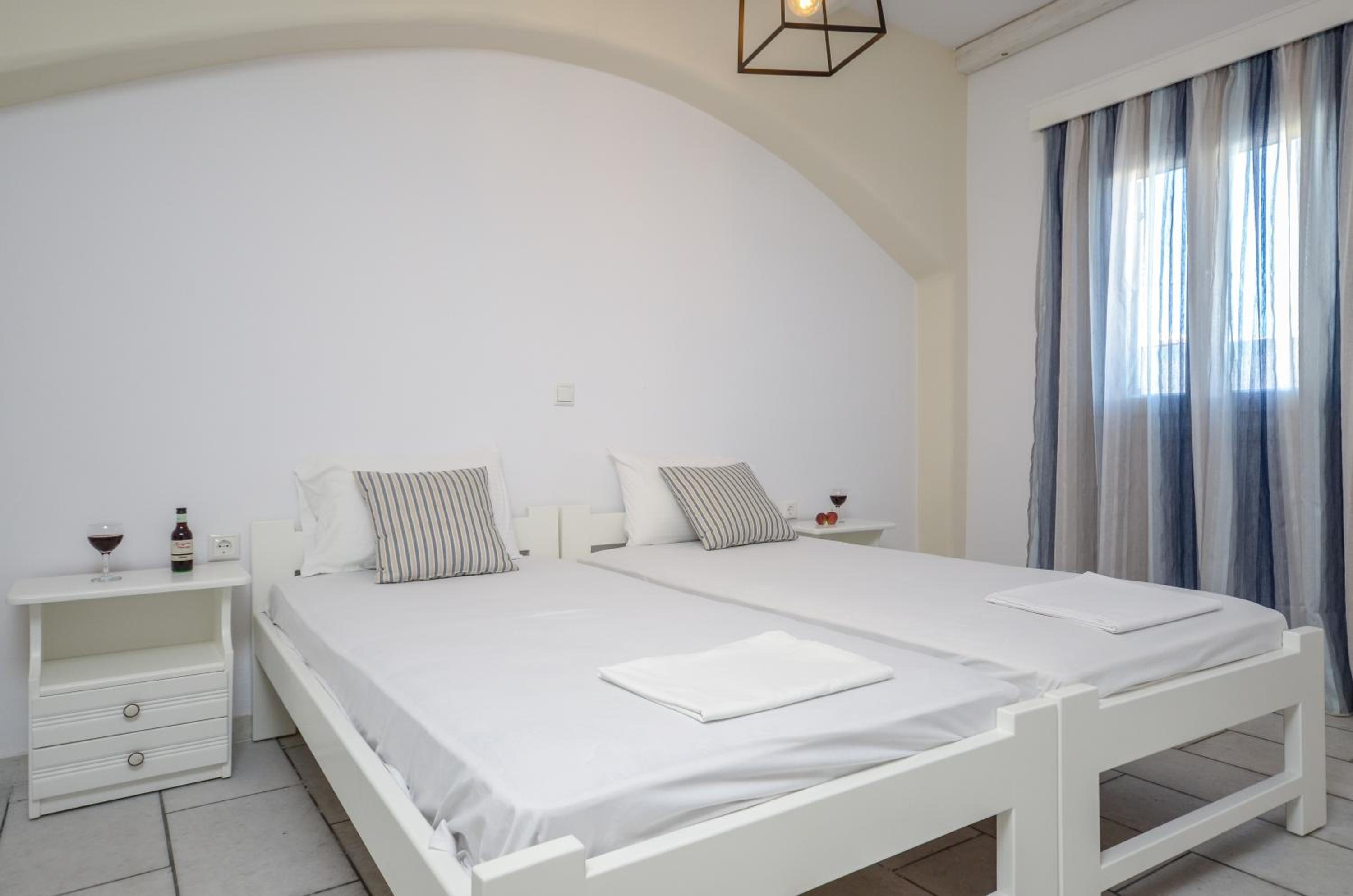 One-Bedroom Apartment - Photo 7