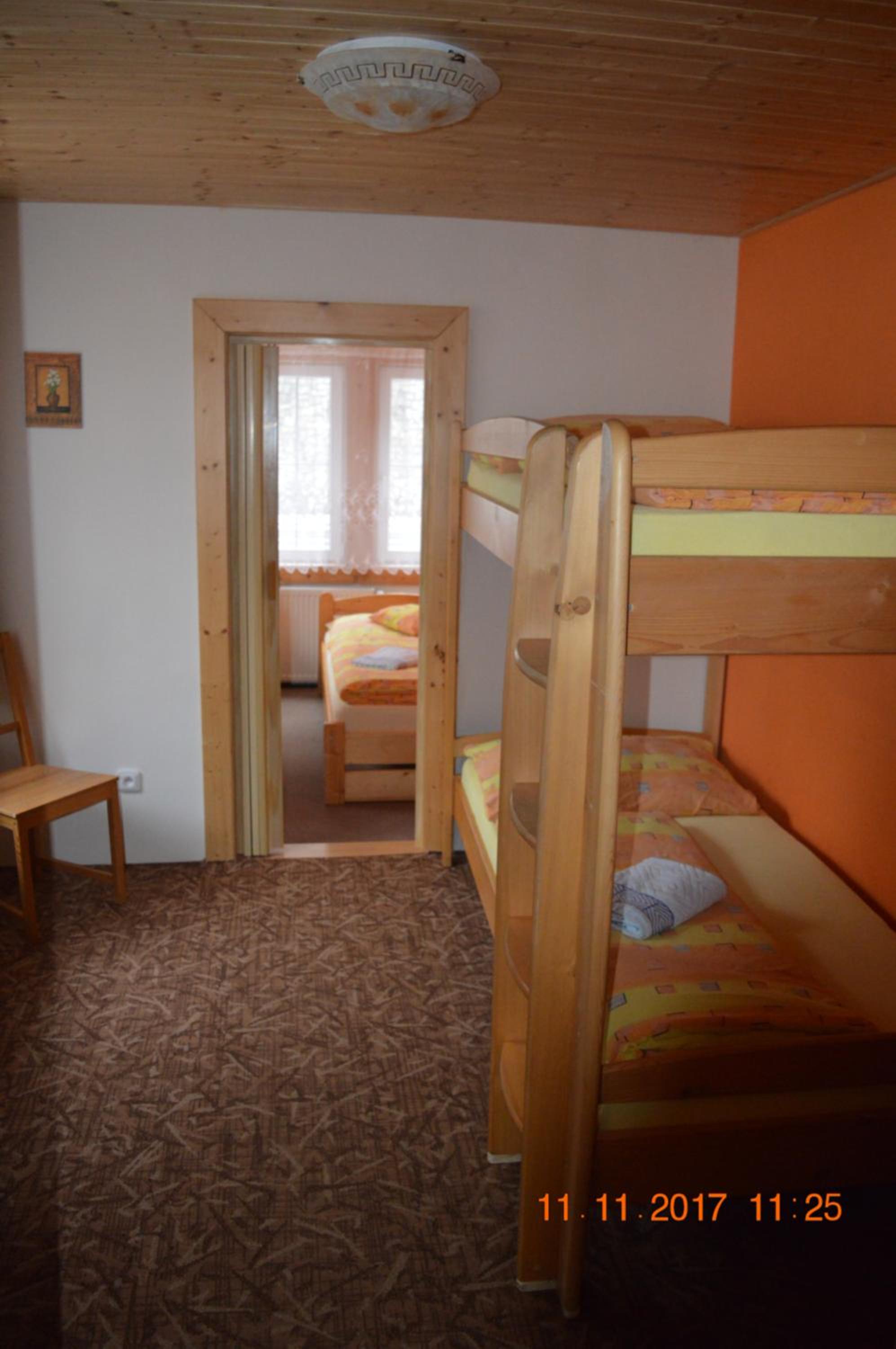 Quadruple Room with Shared Bathroom photo 2