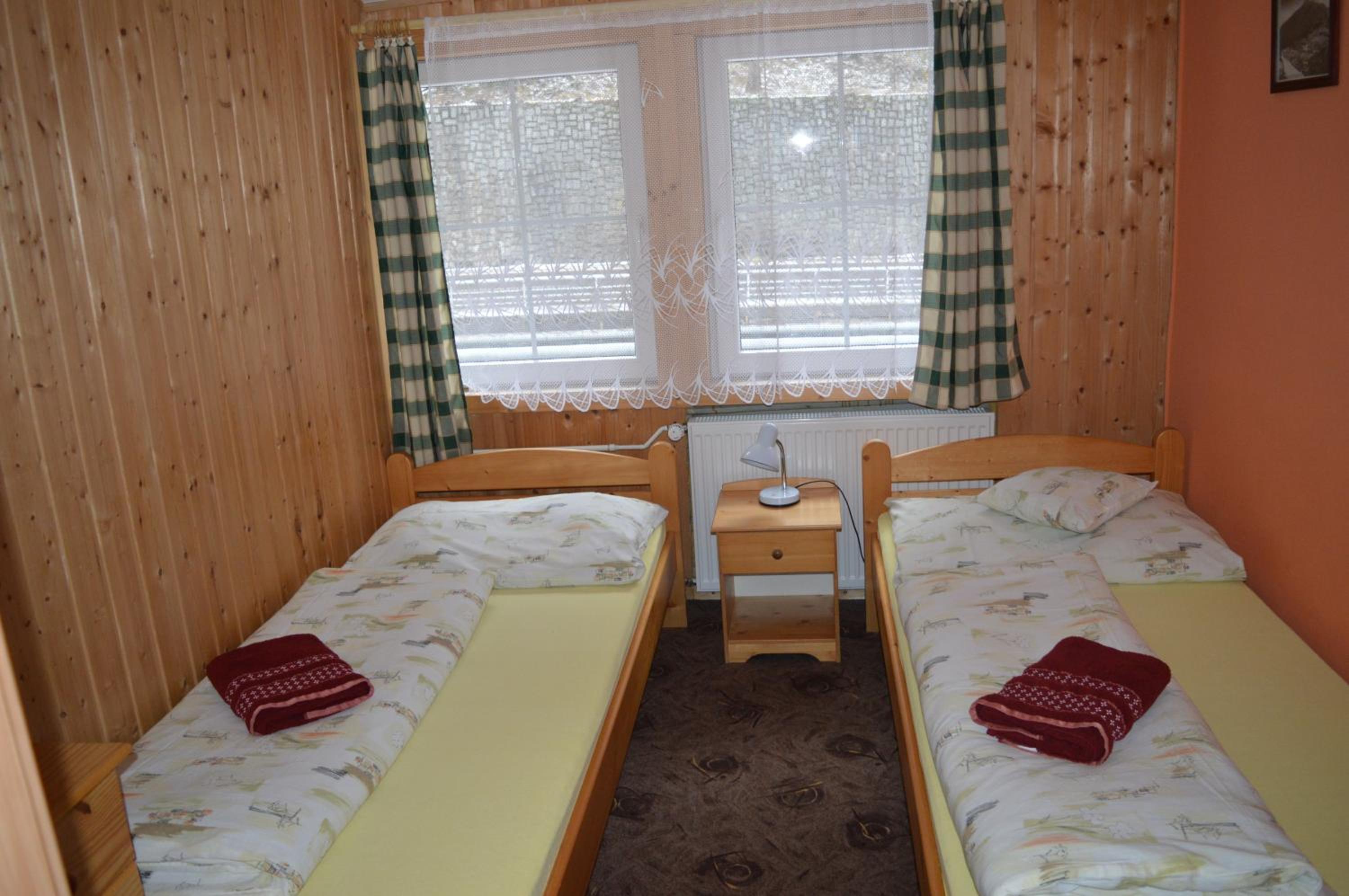 Double or Twin Room with Shared Bathroom photo 1