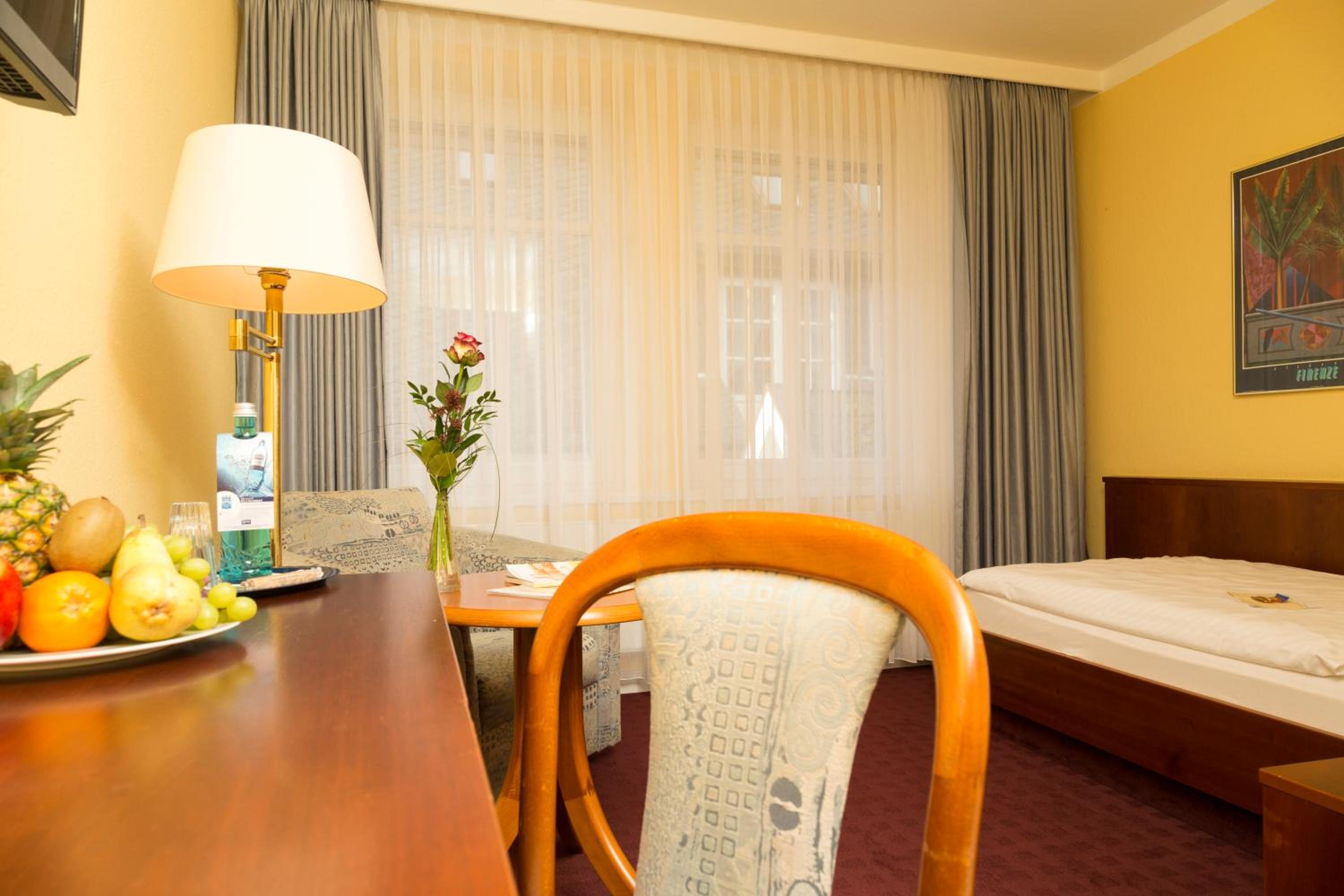 Single Room photo 3