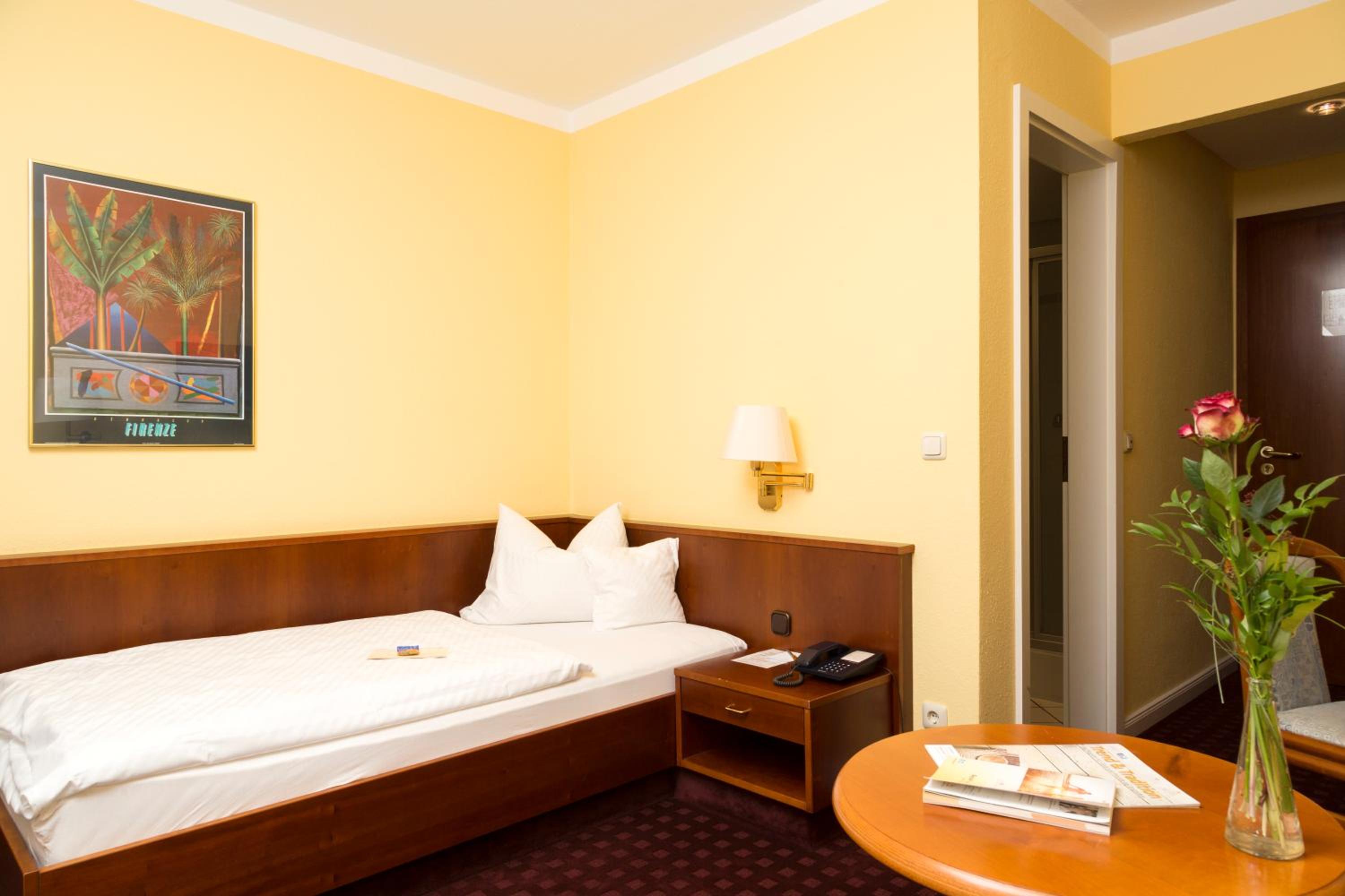 Single Room photo 2