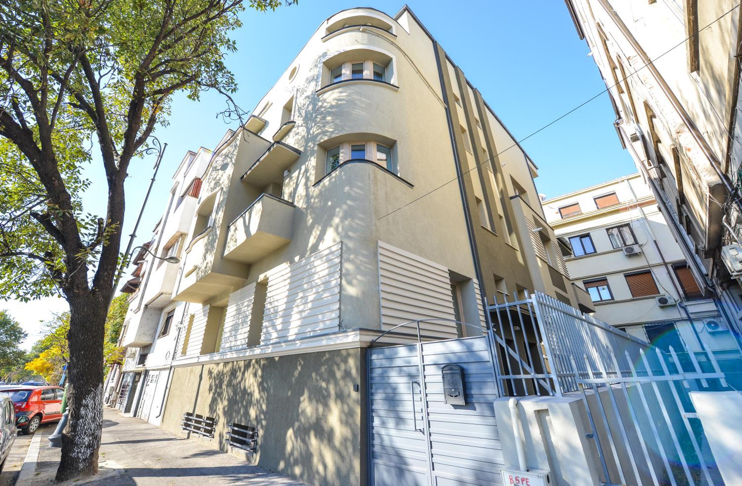 Two-Bedroom Apartment with Parliament View - First Floor photo 2