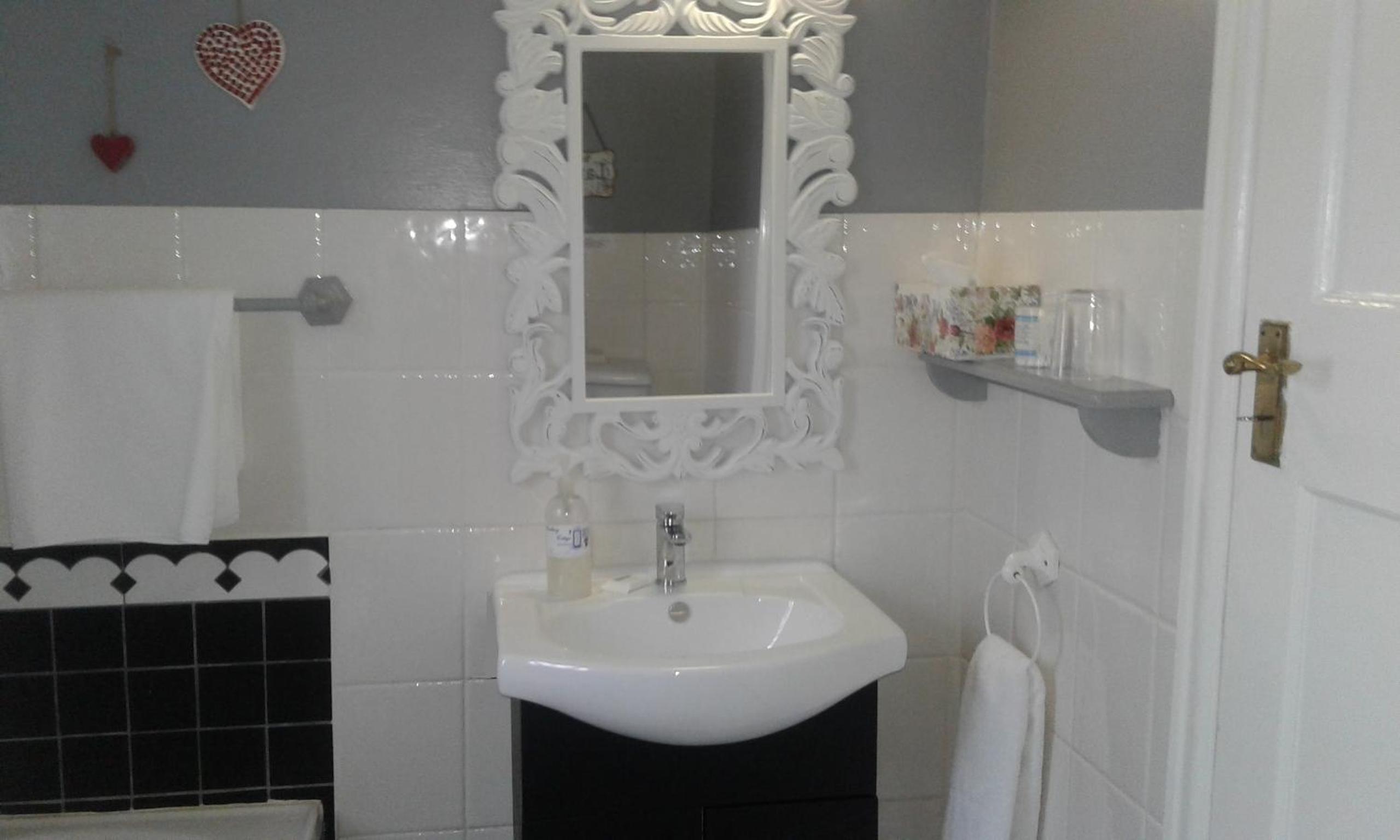 Suite - Photo 9