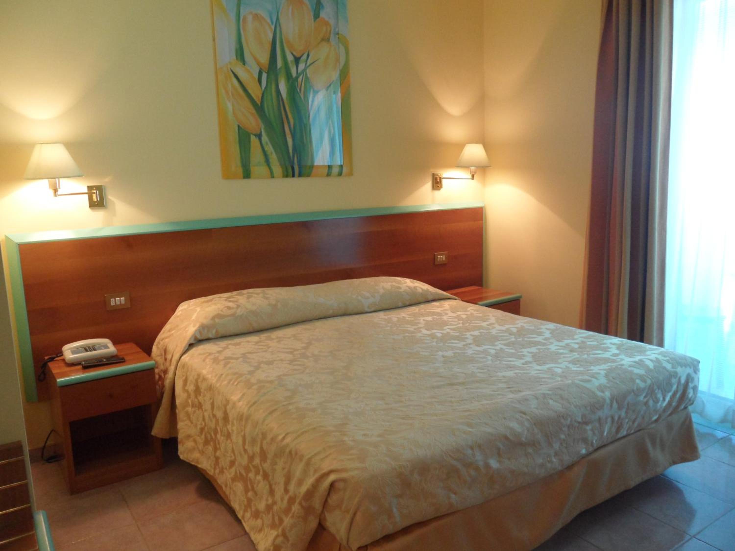 Double Room - Photo 5