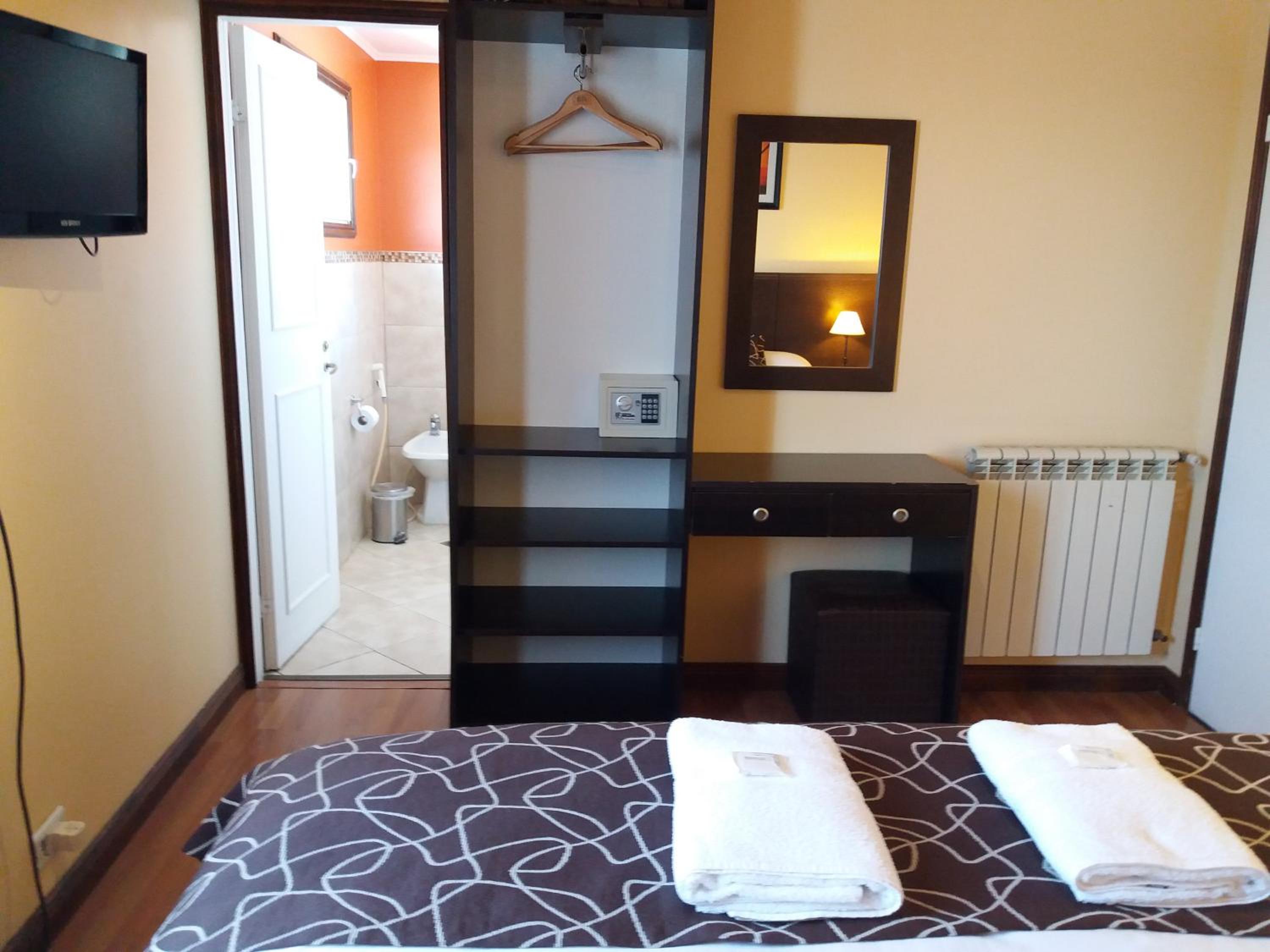 Double or Twin Room with Private Bathroom