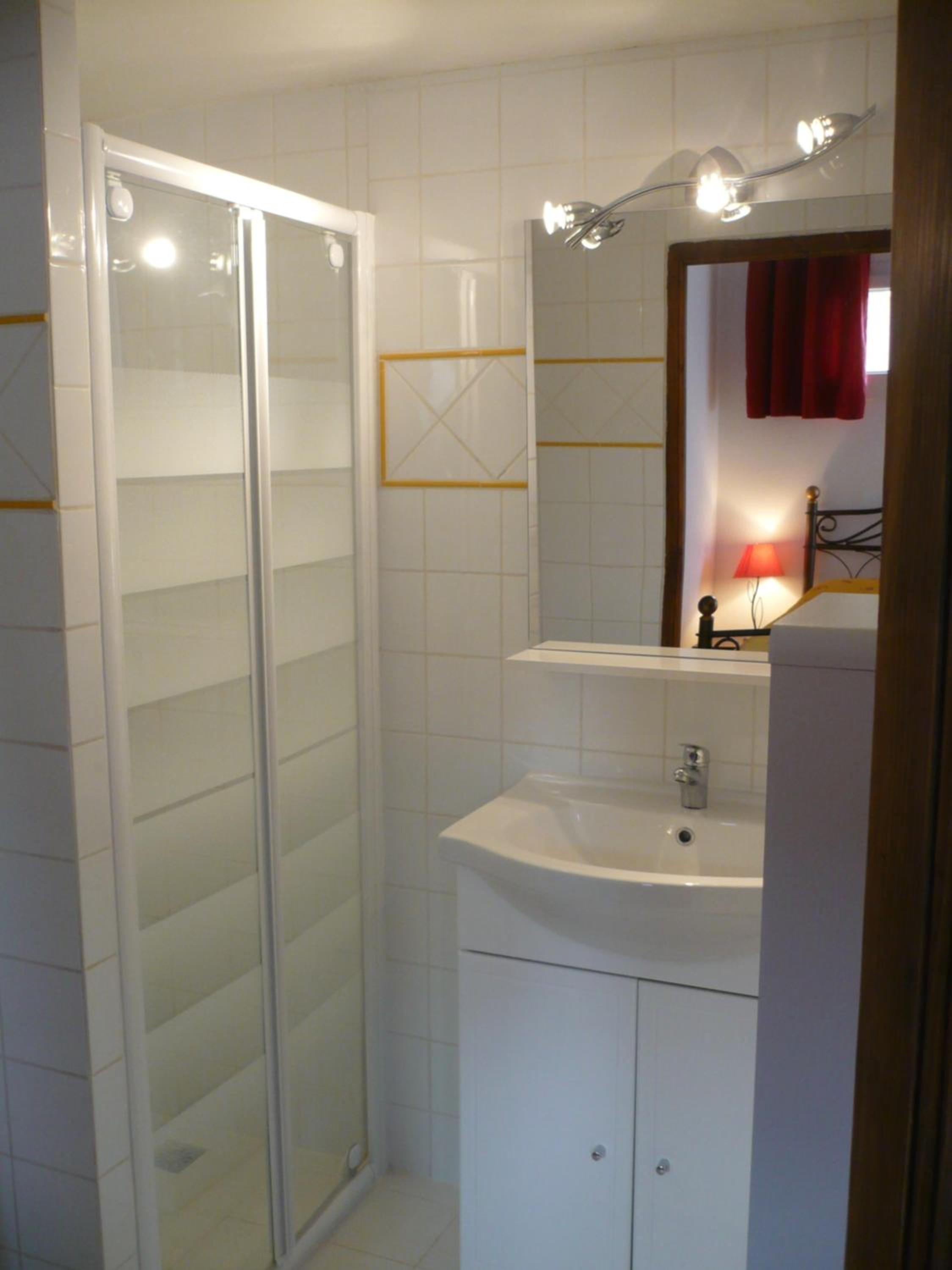 Double Room - Photo 7