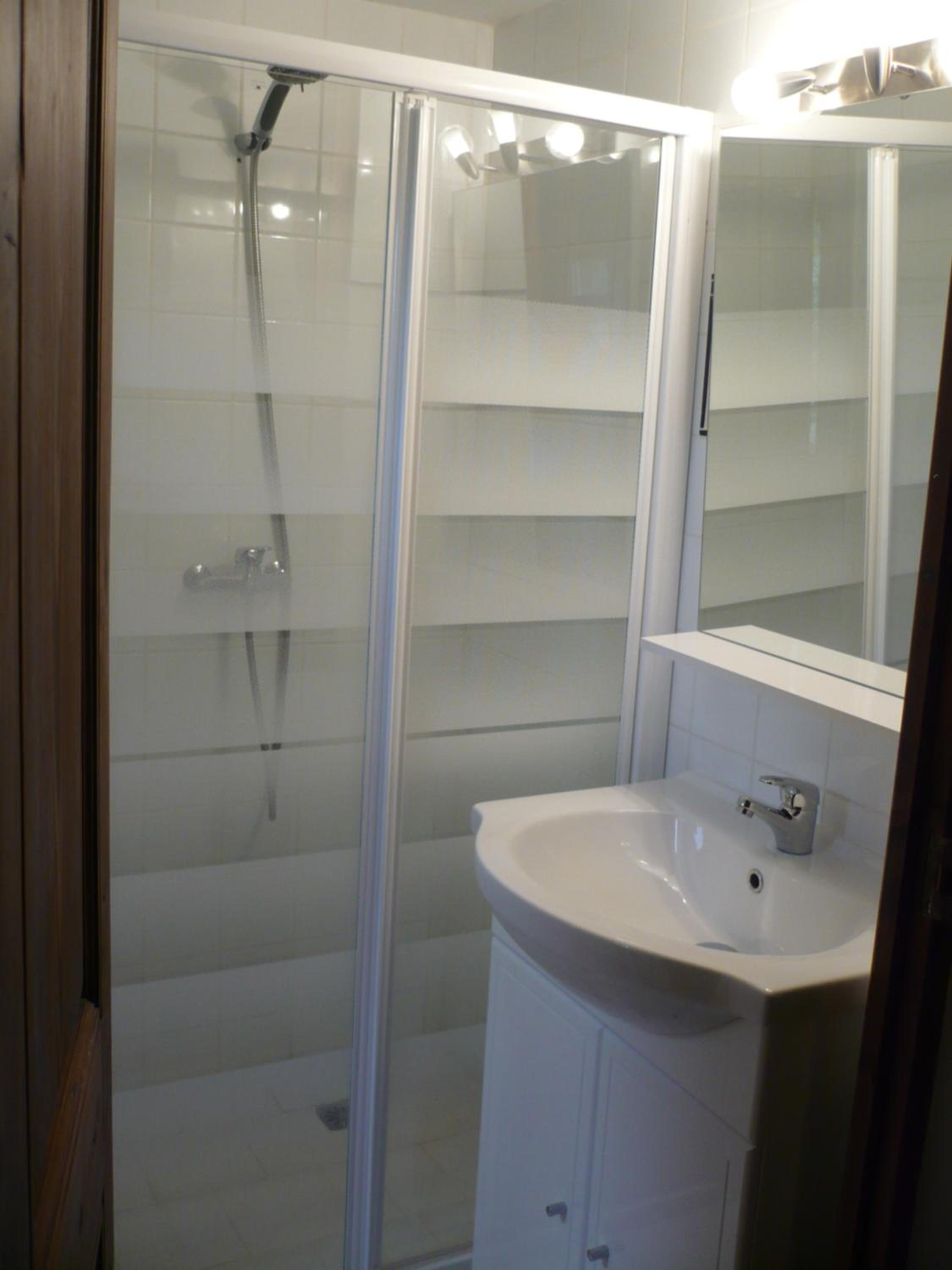 Double Room - Photo 8