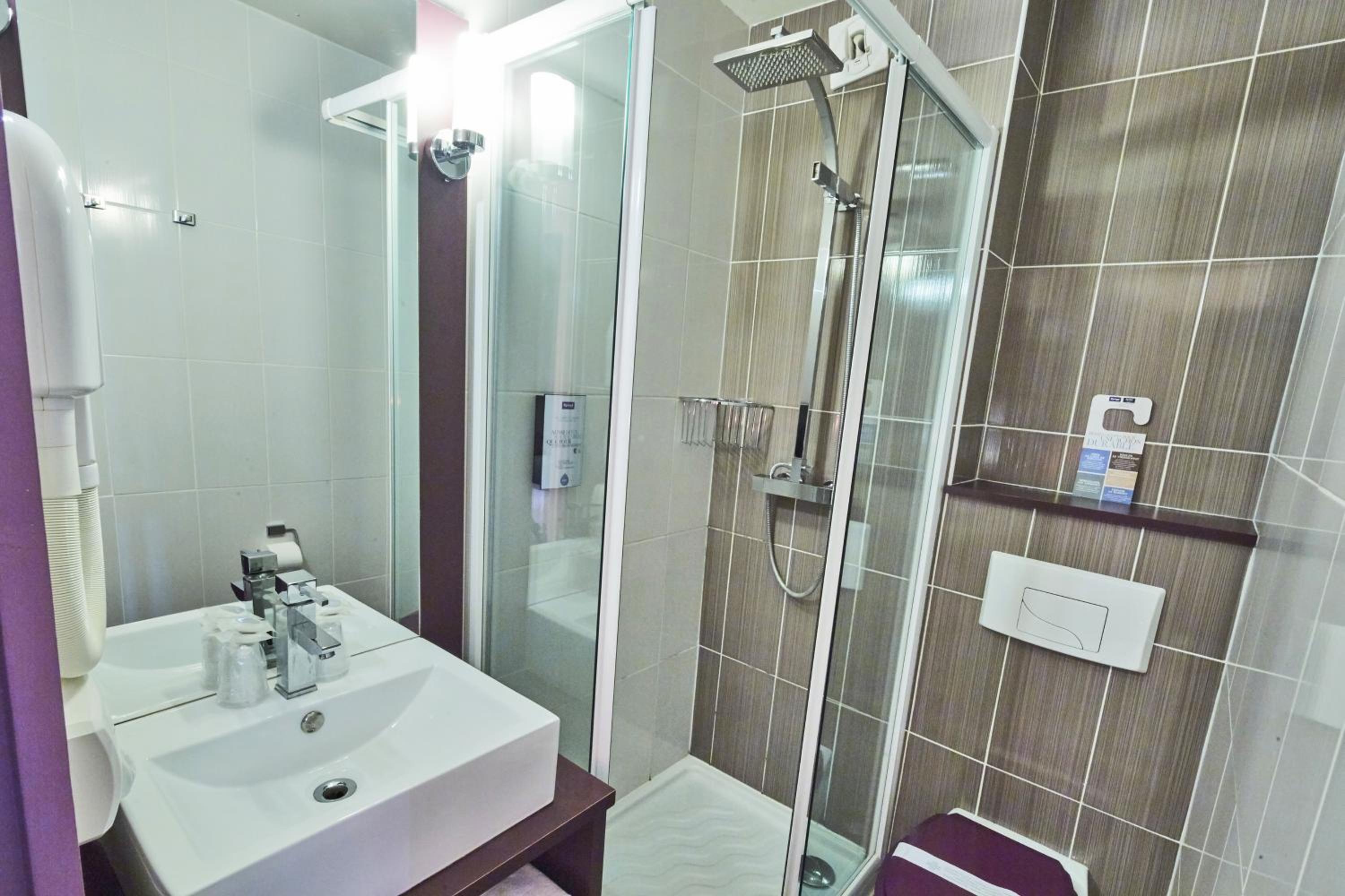 Double Room - Photo 21