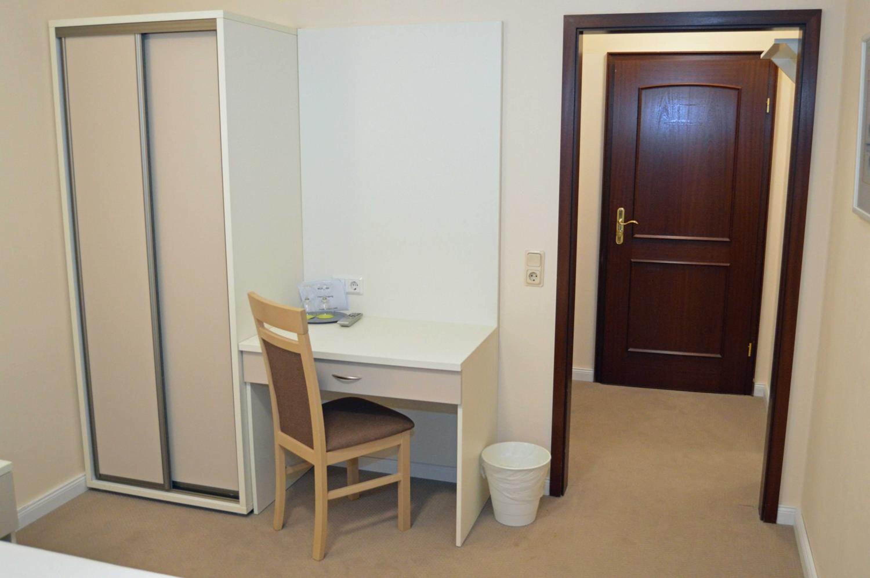 Economy Double Room photo 3