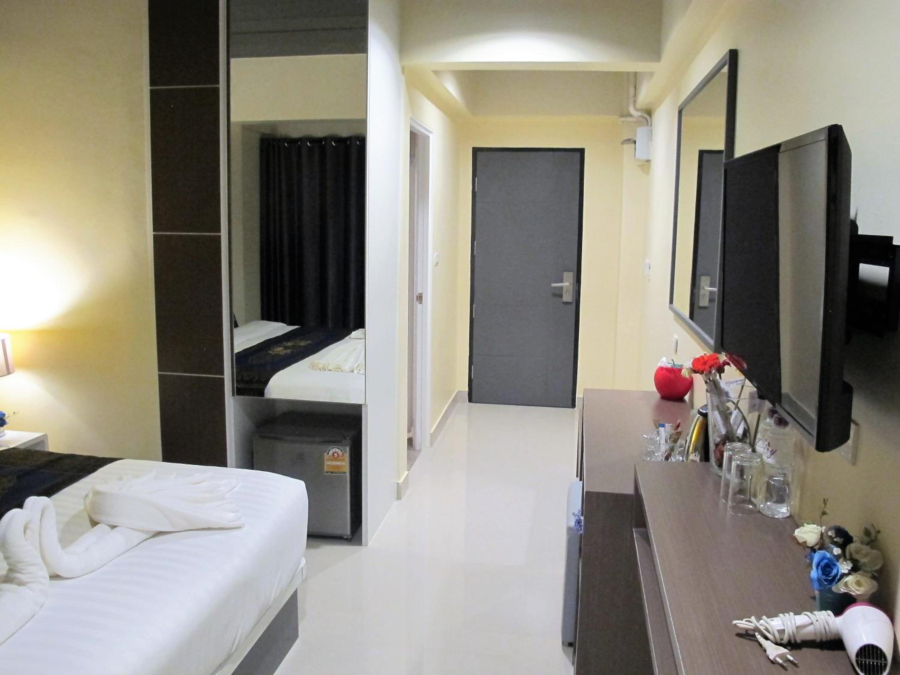 Budget Double Room photo 3