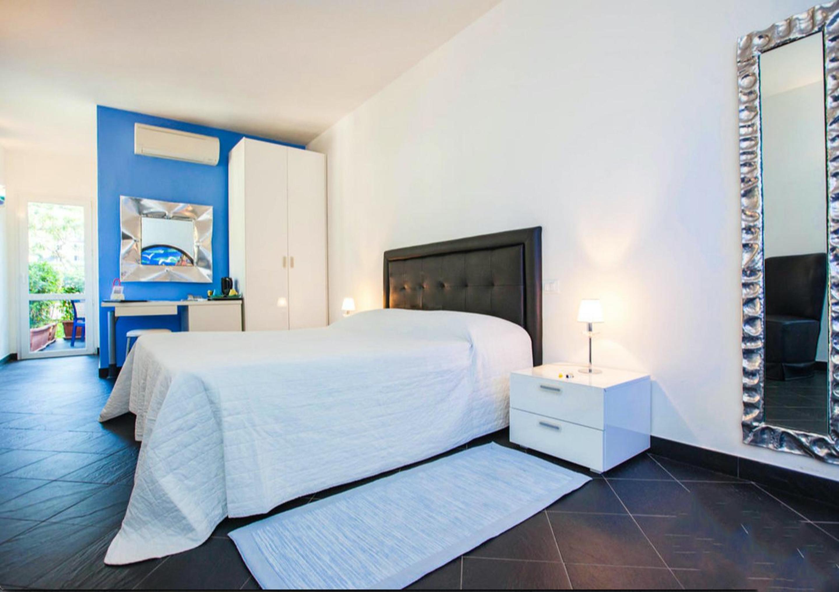 Superior Deluxe Double or Twin Room  - Photo 7