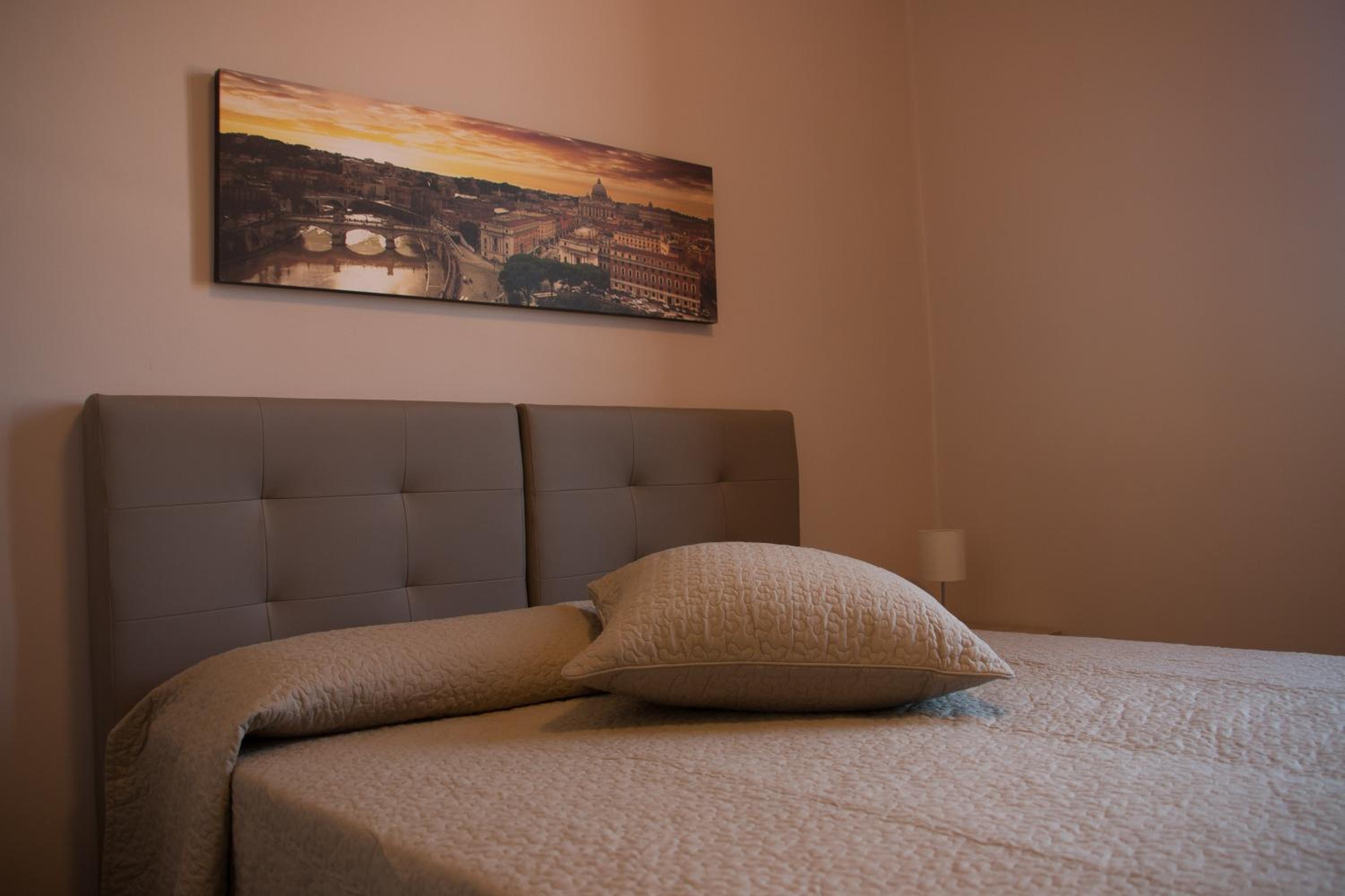 Double or Twin Room with Private Bathroom photo 1