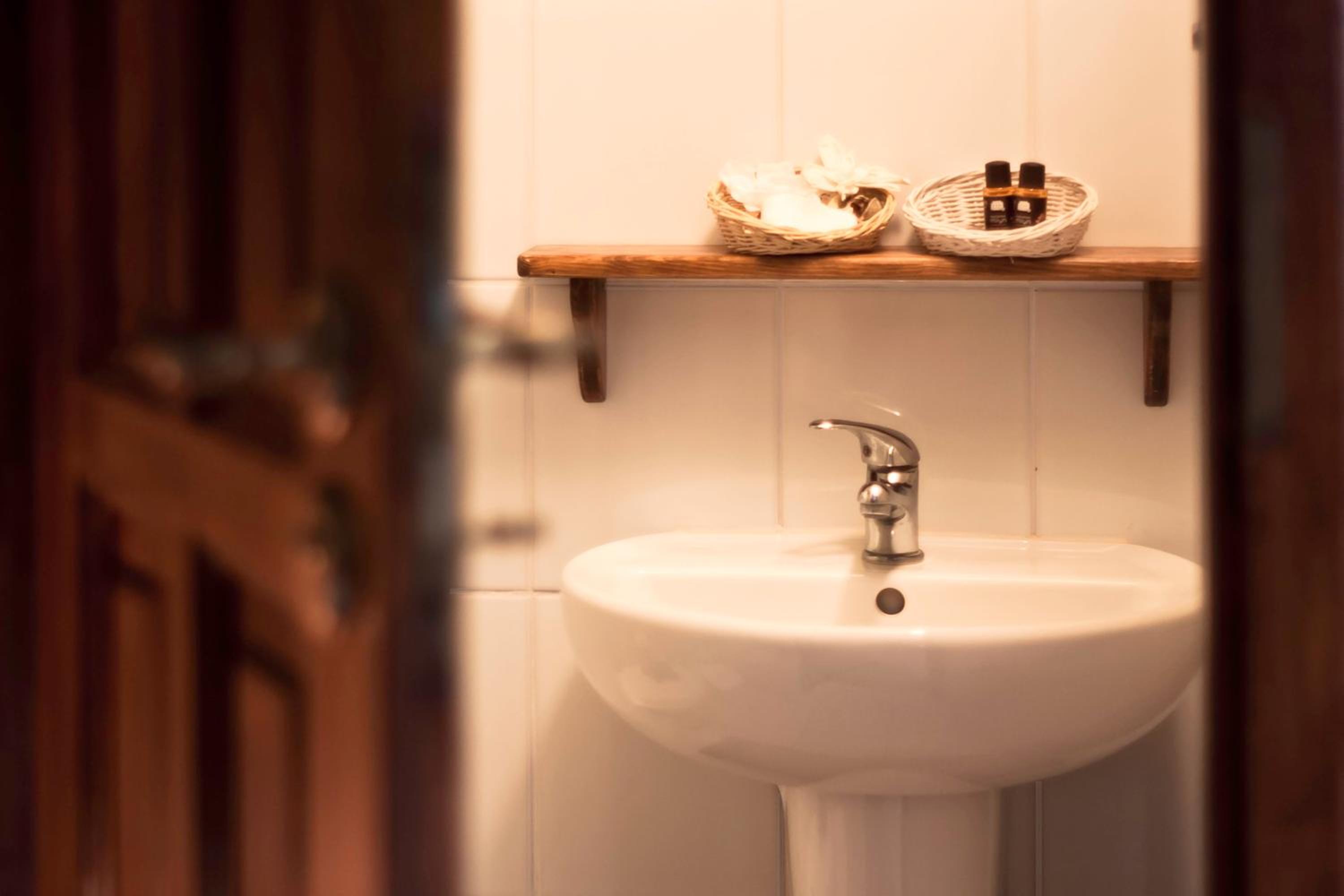 Single Room With Bathroom photo 2