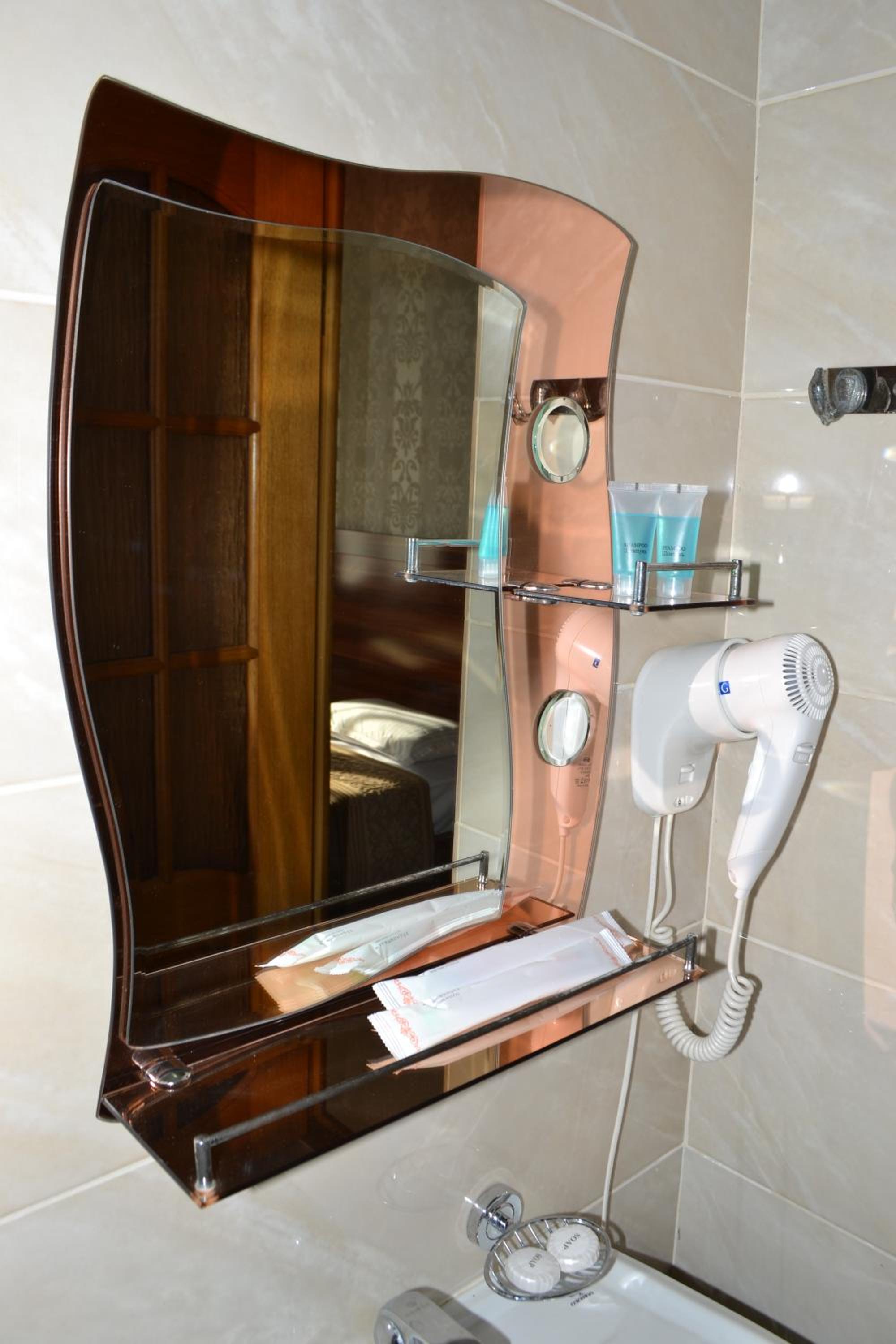 Deluxe Double Room with Balcony photo 2