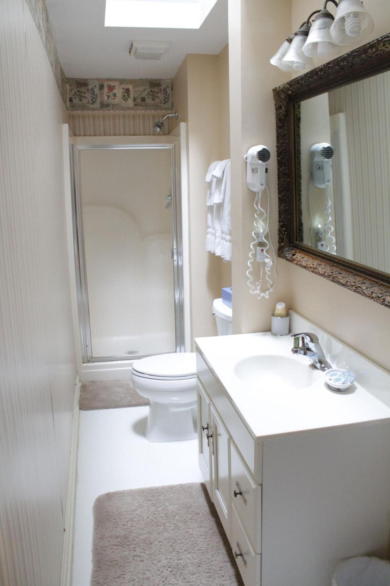 Deluxe King Room - Photo 6