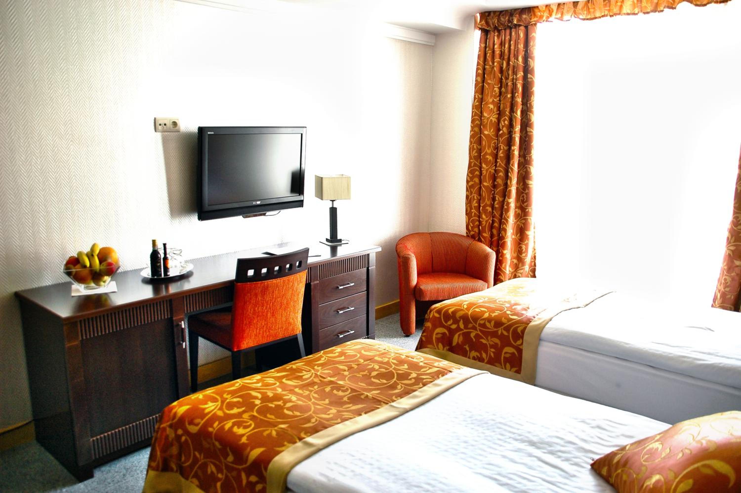 Standard Double/Twin Room - Photo 2
